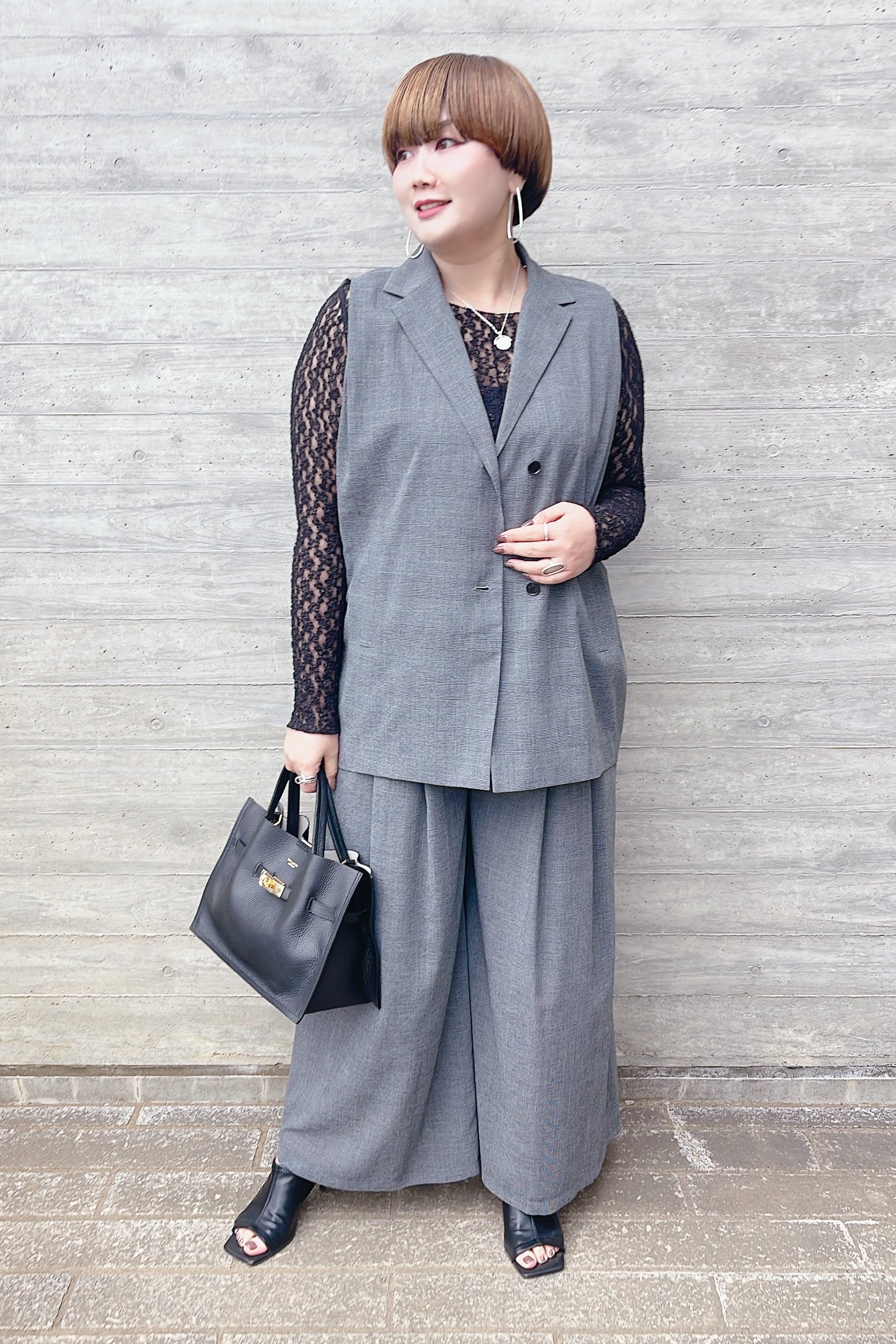 レースT着こなし〈ジレ〉