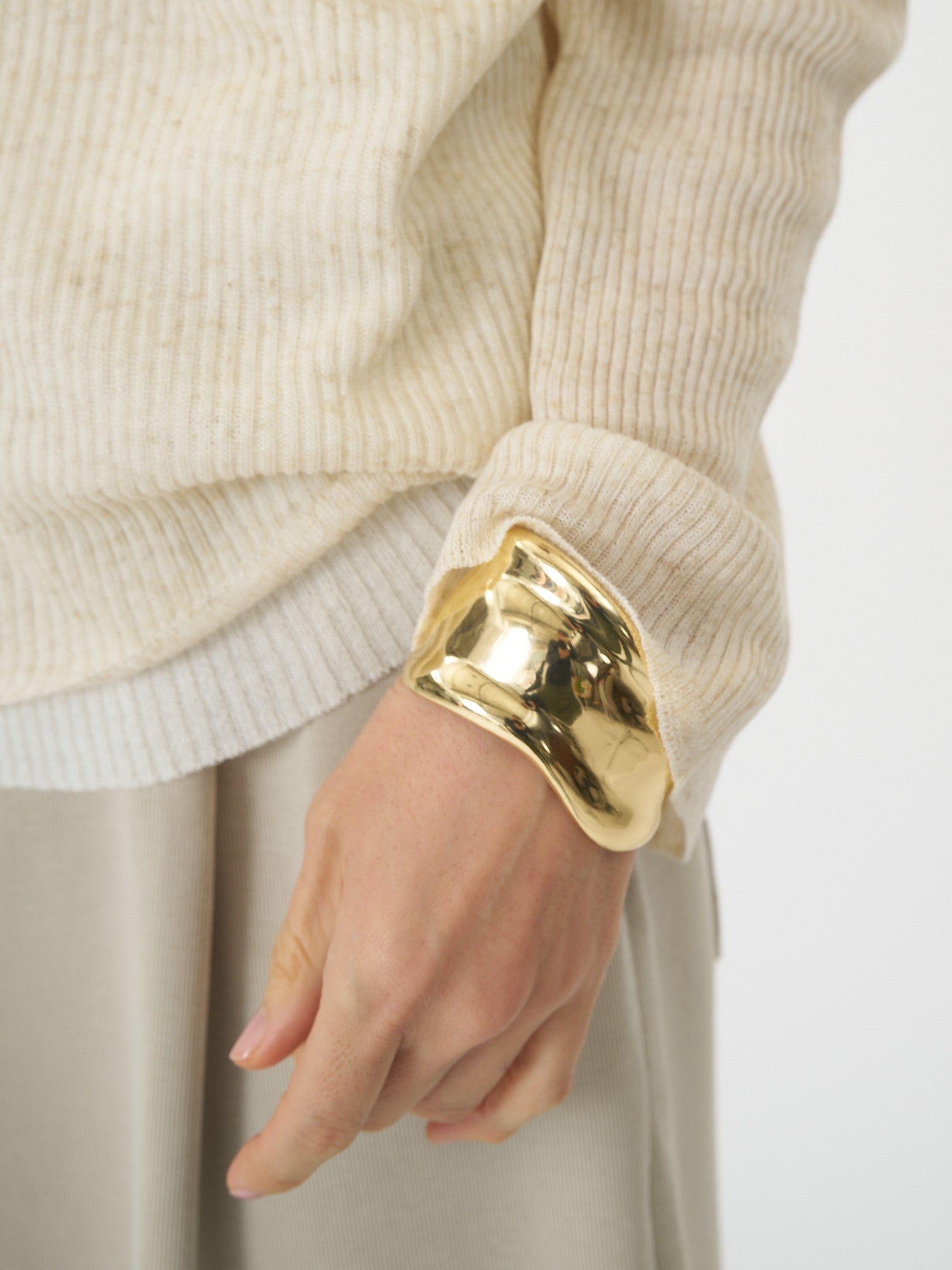 【CHIGNON】幅広ウェーブバングル/0061-125RT