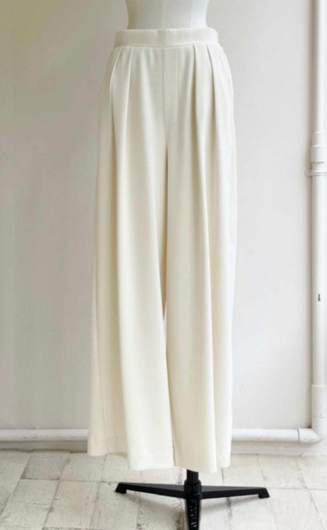 【再販・新色追加】【anana】着痩せハイウエストストレートパンツ/a92-027