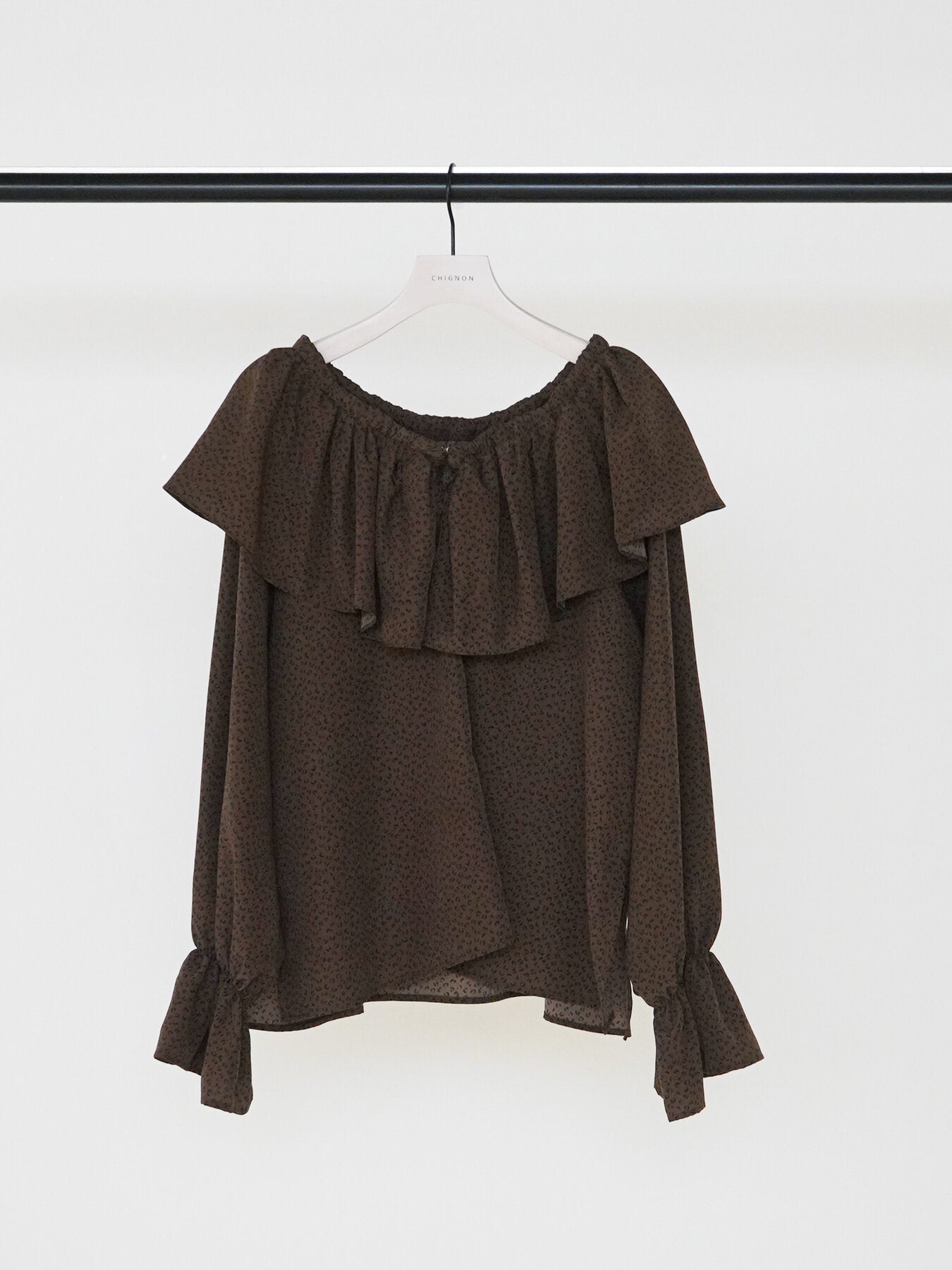 【CHIGNON】レオパドットドロストカラーブラウス/1265-380NH