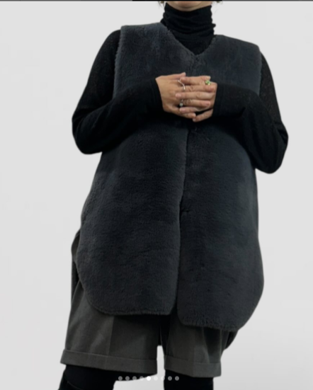 【QTUME】フェイクムートンミドルジレ/552-24501