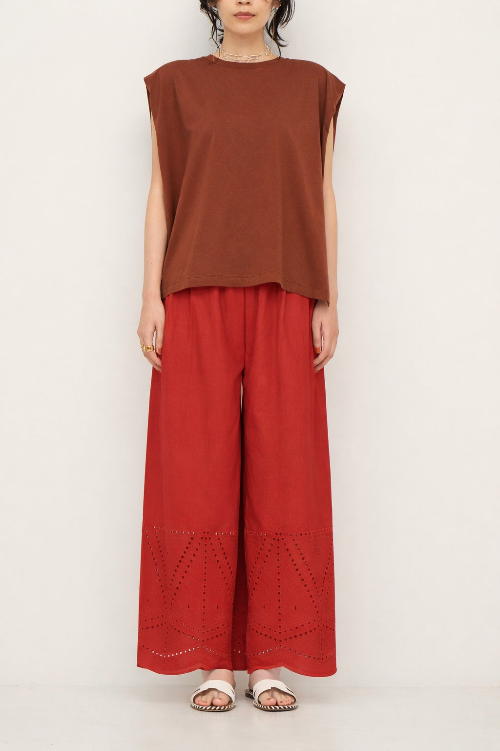 【CHIGNON】スカラ刺繡ストレートパンツ/3562-372NH