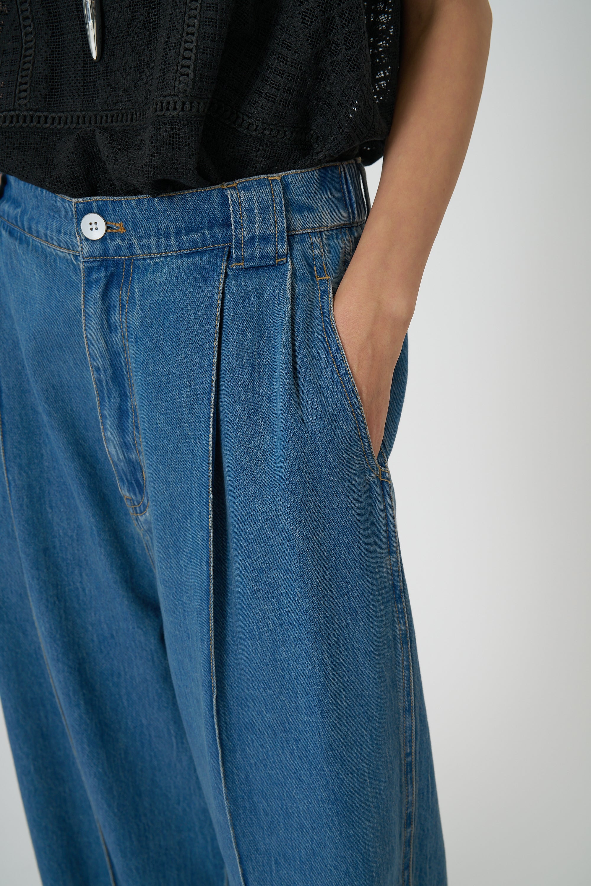 【CHIGNON】センターステッチデニムパンツ/3861-042BT