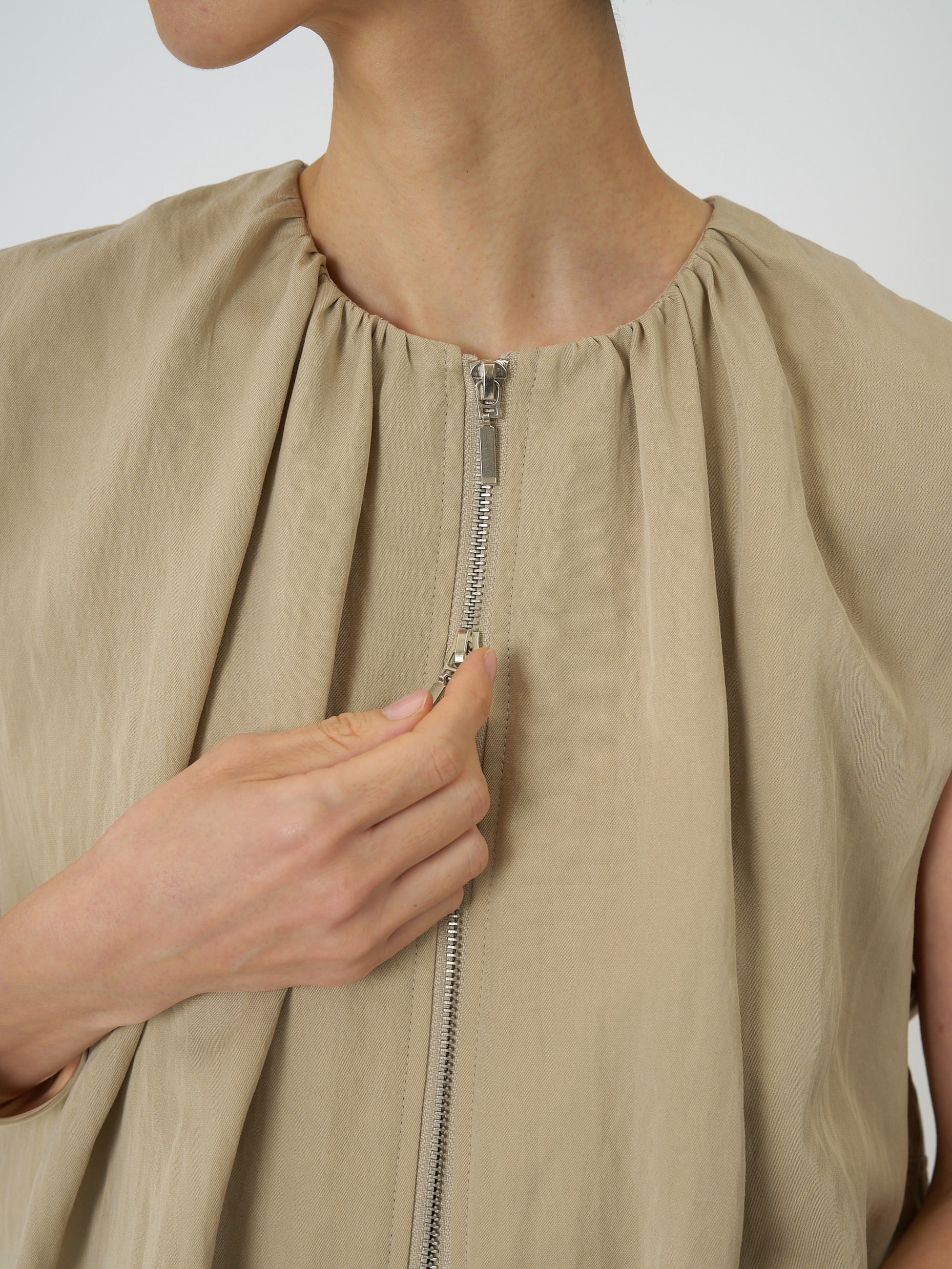 【CHIGNON】ダブルジップバルーンジレ/4261-025MK