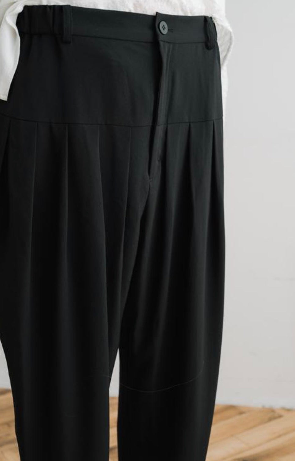 【再入荷予約】【akane】A.Lタックふんわりパンツ/26158-9786D-R