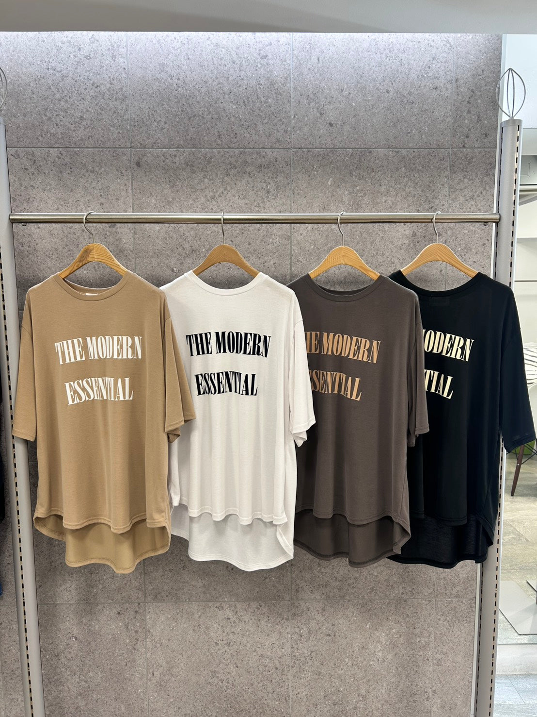 【ROSIEE】ソフトな風合いフロッキープリントTシャツ/R810317