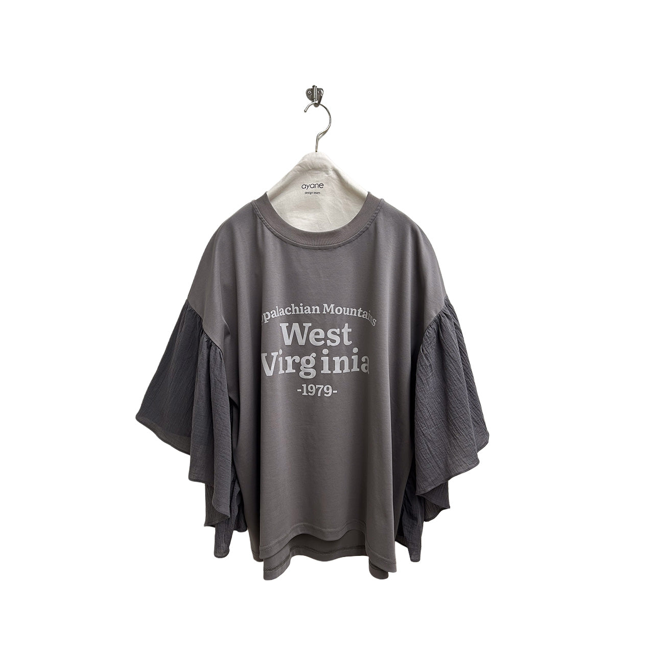 【ayane】ひらひらスリーブロゴTシャツ/826516