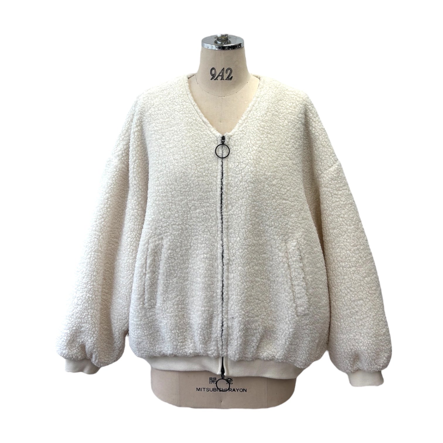 【ayane】バックロゴ刺繡ボアブルゾン/875804