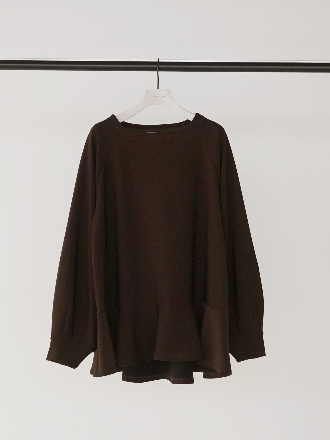 【CHIGNON】ブラッシュドペプラムプルオーバー/8865-386GL