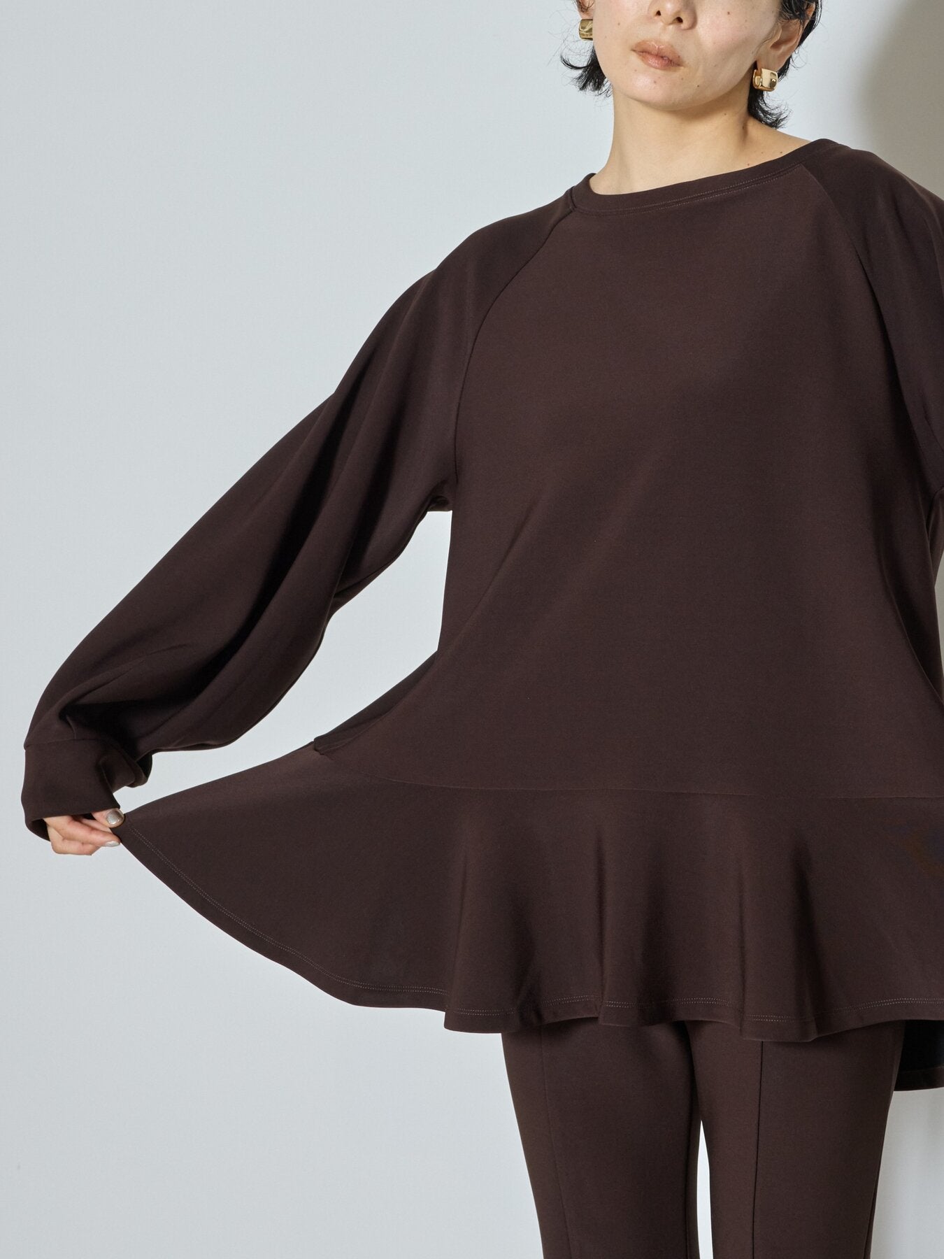 【CHIGNON】ブラッシュドペプラムプルオーバー/8865-386GL