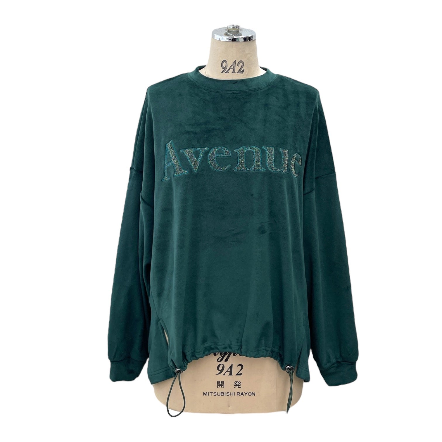 【ayane】両面フリースラメ入りロゴプルオーバー/ 895120