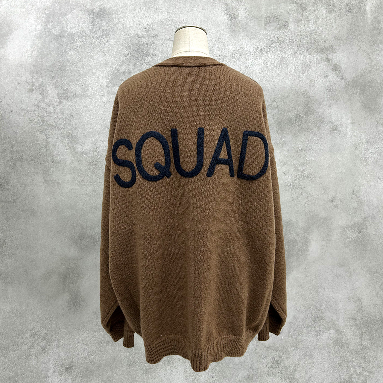 【ayane】ロゴ刺繡ニットカーディガン/897137