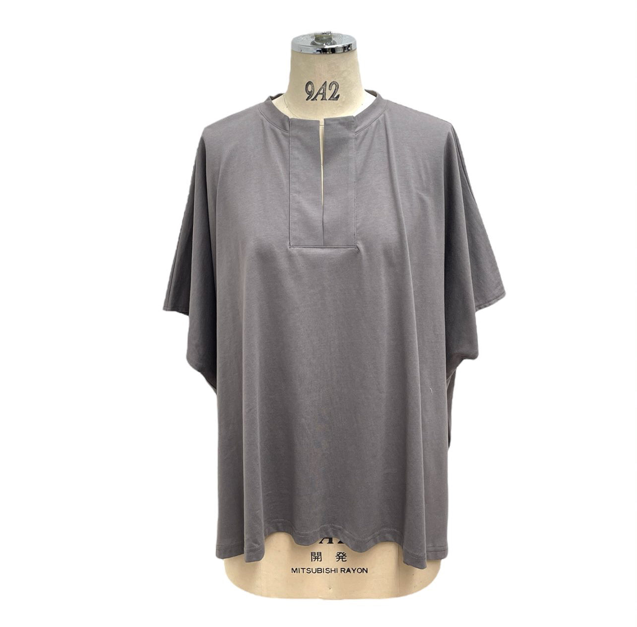 【ayane】キーネックゆったりTシャツ/834619