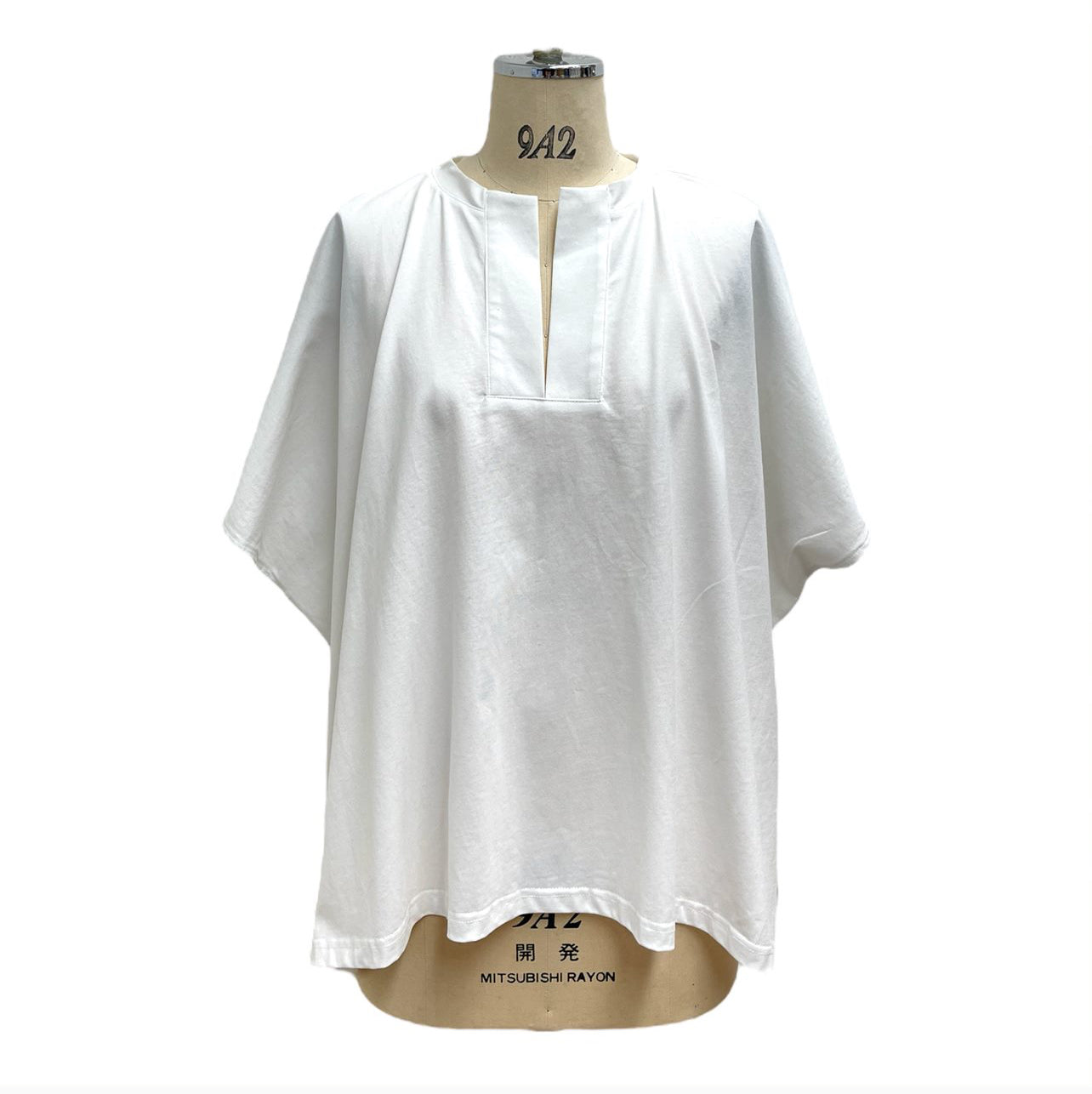 【ayane】キーネックゆったりTシャツ/834619