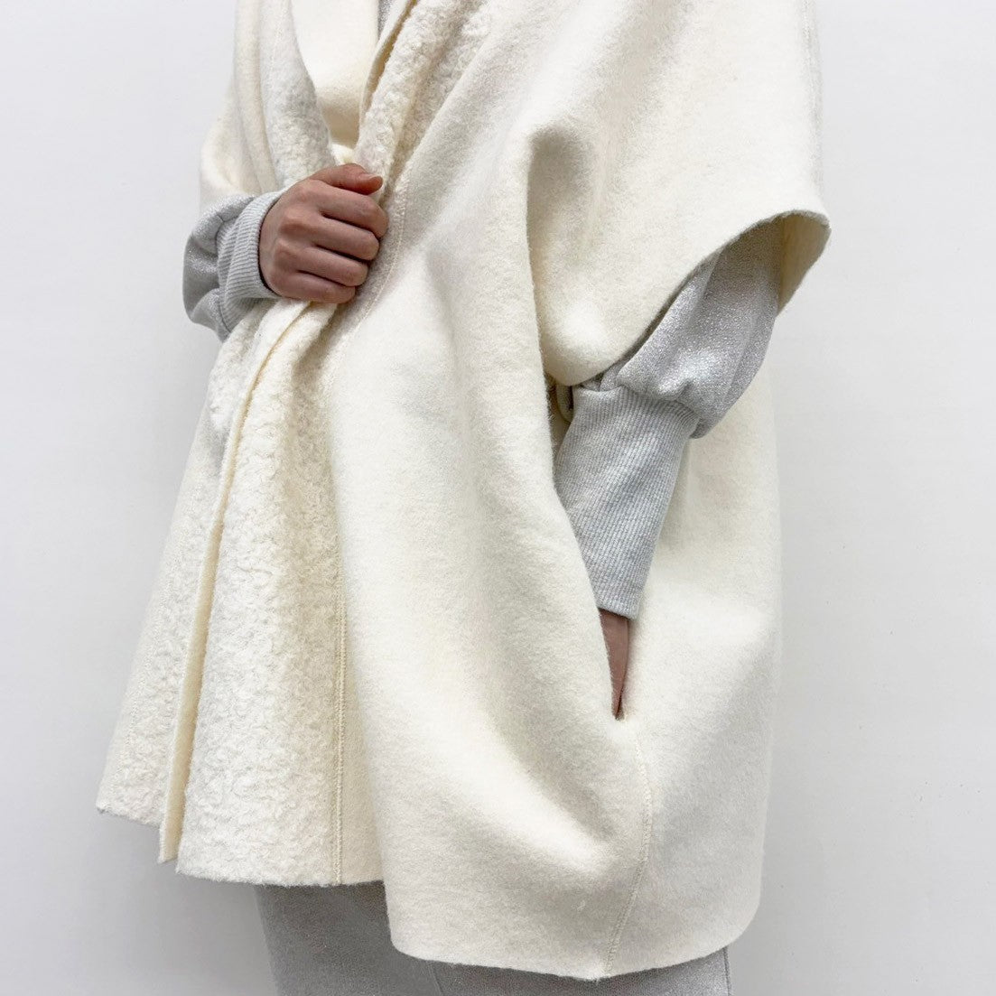 【CYNICAL】ボアスライバーニットリバーシブルポンチョ/552-94054 572-94054 582-94054