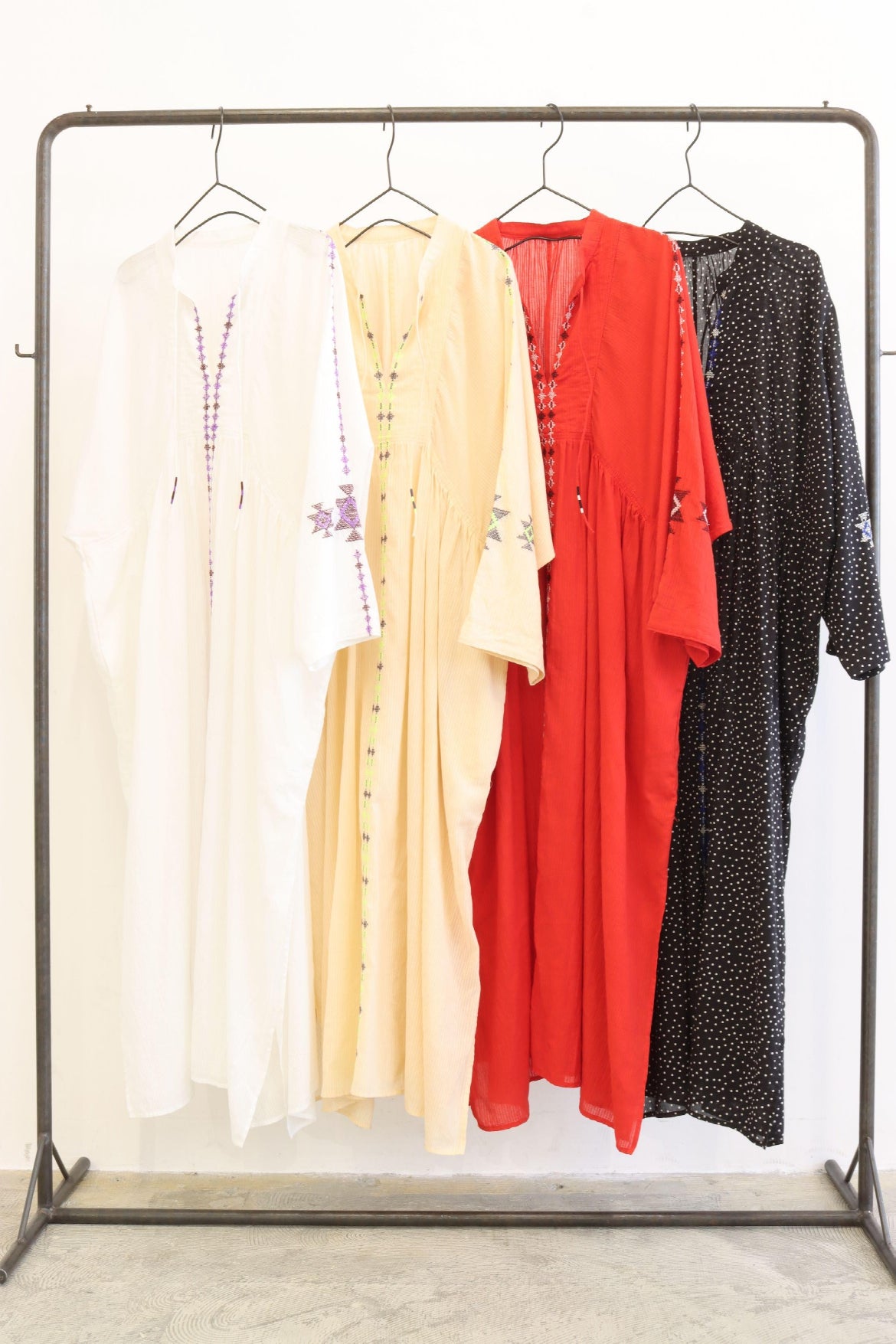 【LE MÉLANGE】ヨーク&スキッパーデザインワンピース/8713601