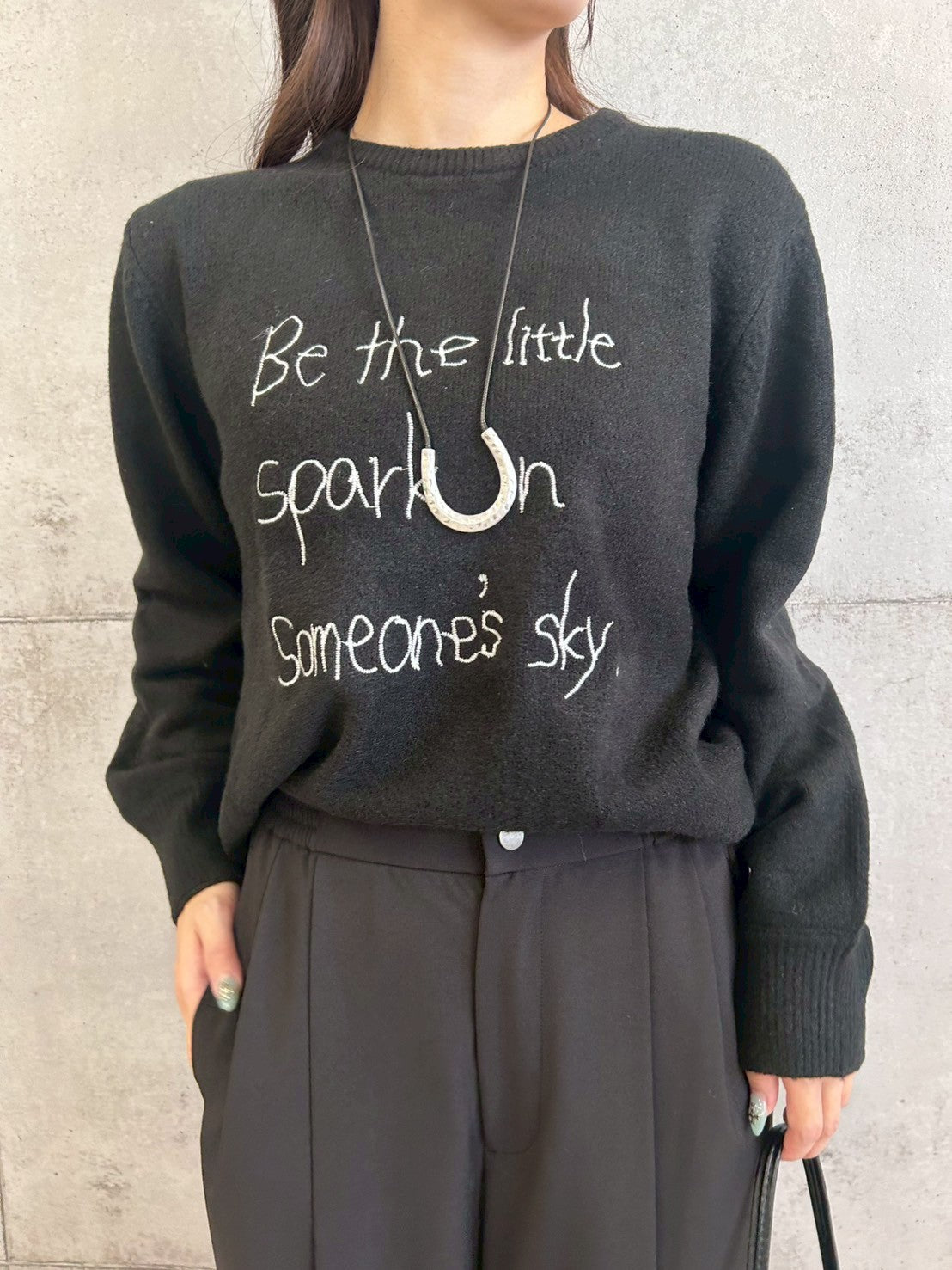 【ROSIEE】手書き風ロゴ刺繡ニット/R791204
