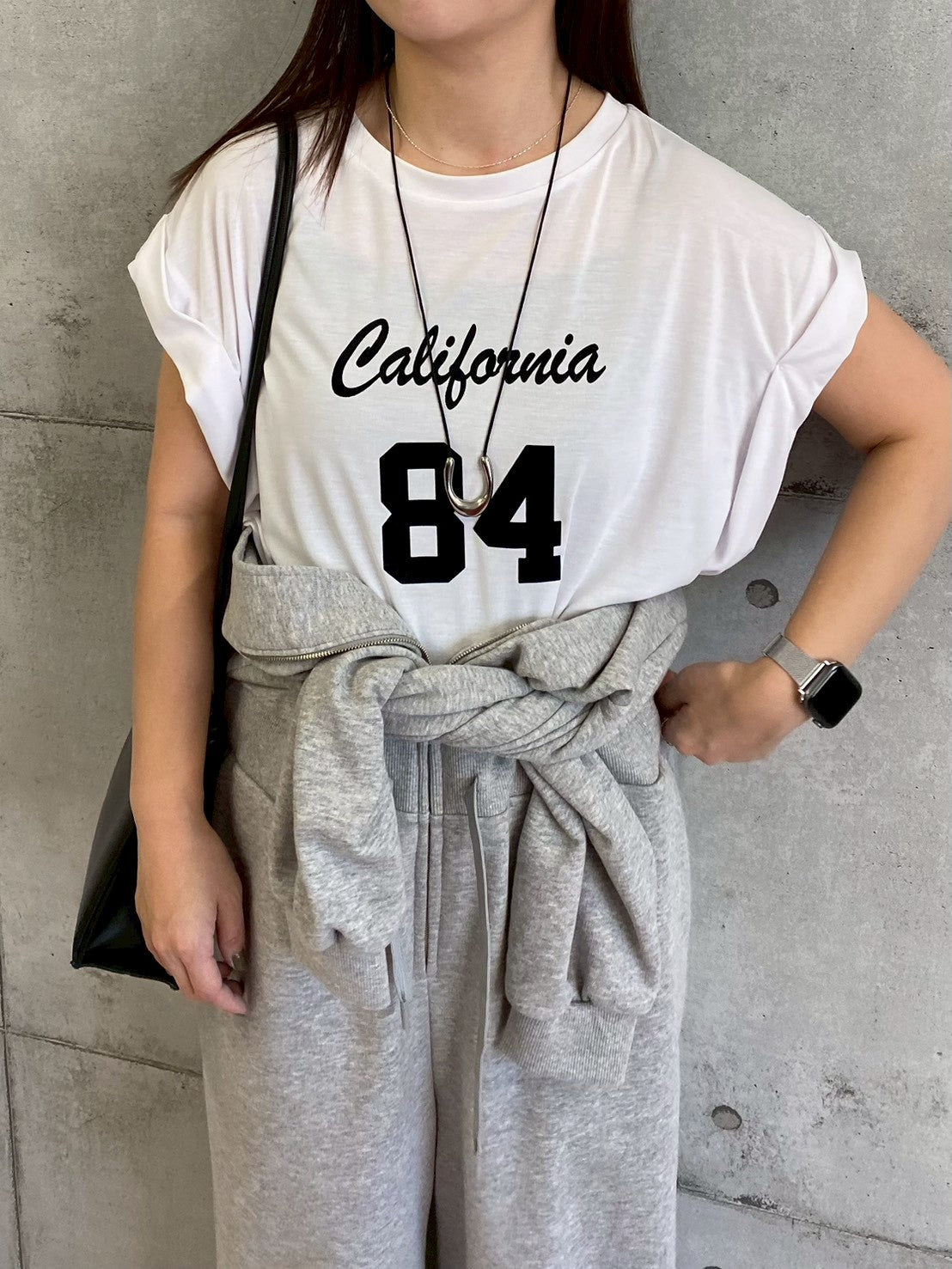 【ROSIEE】ソフトな風合いフロッキー肩タックプリントTシャツ/R810304