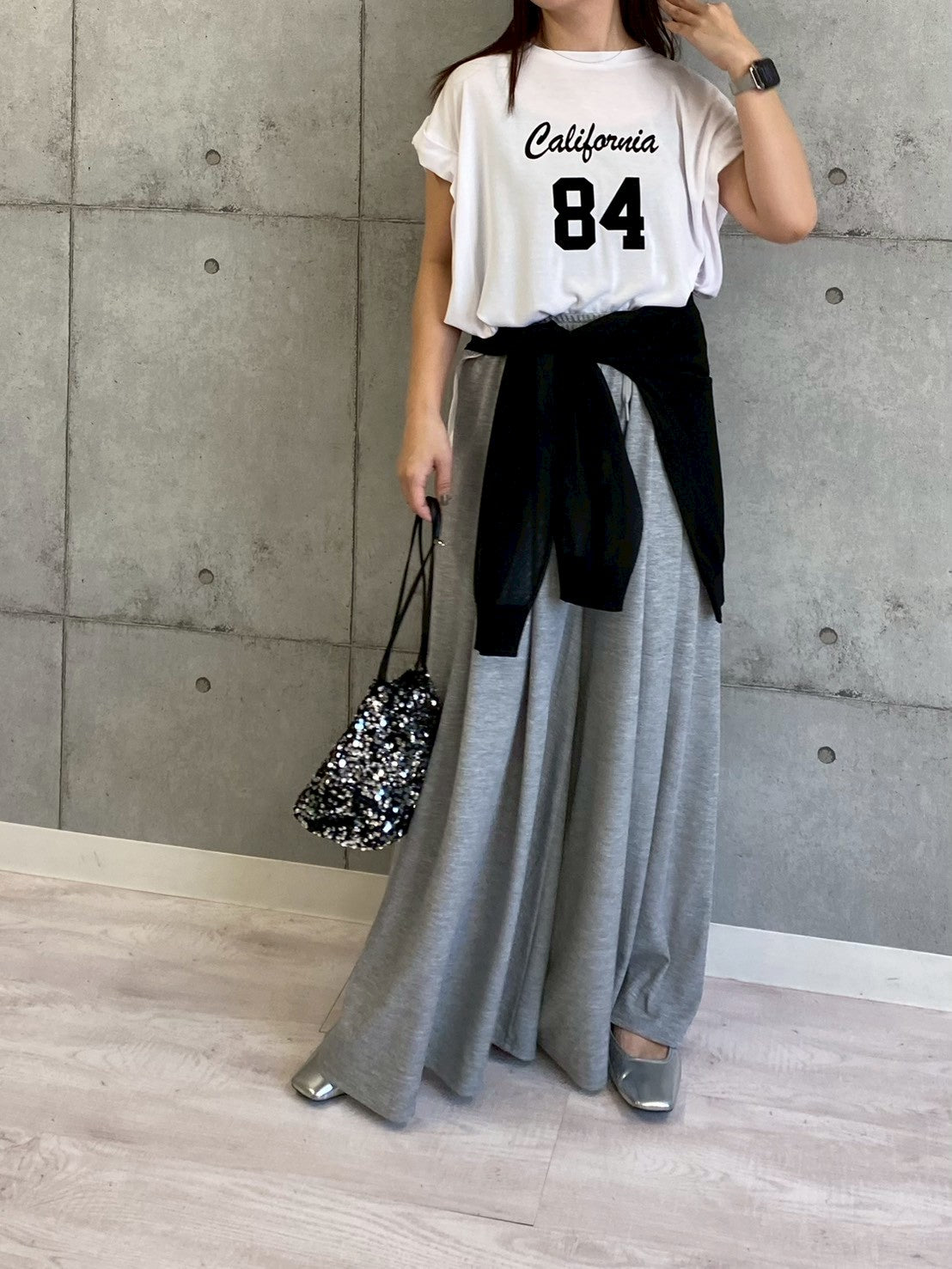 【ROSIEE】ソフトな風合いフロッキー肩タックプリントTシャツ/R810304