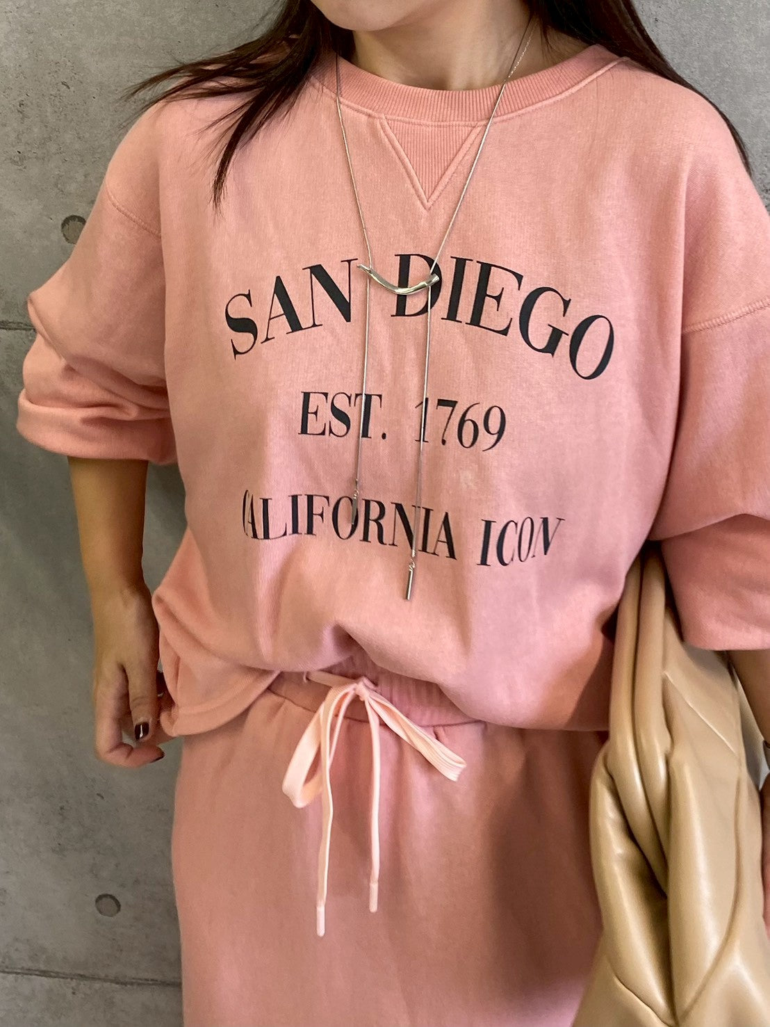 【ROSIEE】ビンテージ風ロゴトップス/R780337