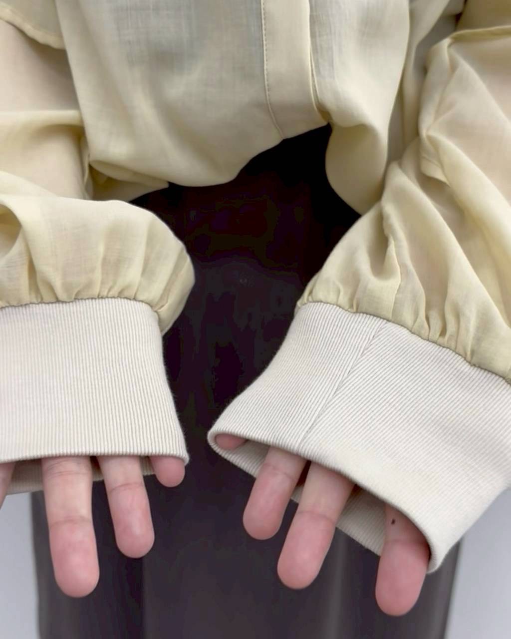 【CLOCHE】デザイン袖エアリーシアーシャツ/610-85042