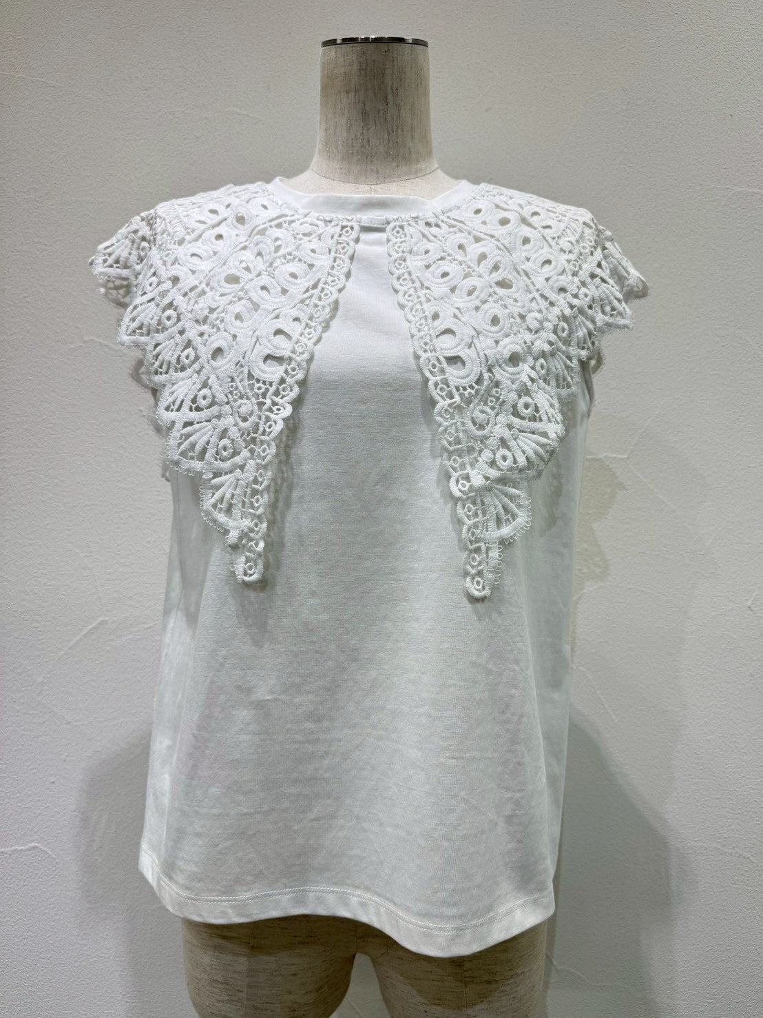 【CYAN TOKYO】レースカラーノースリトップス/601478