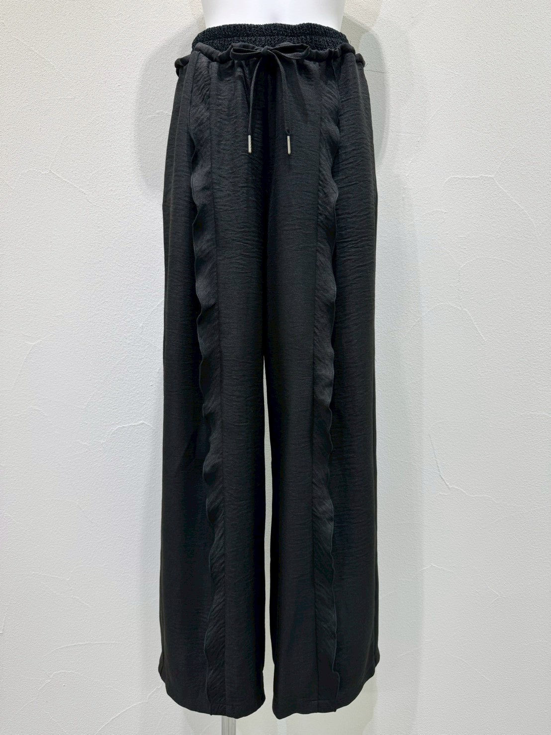 【CYAN TOKYO】フリルラインレイヤーウエストワイド/601482