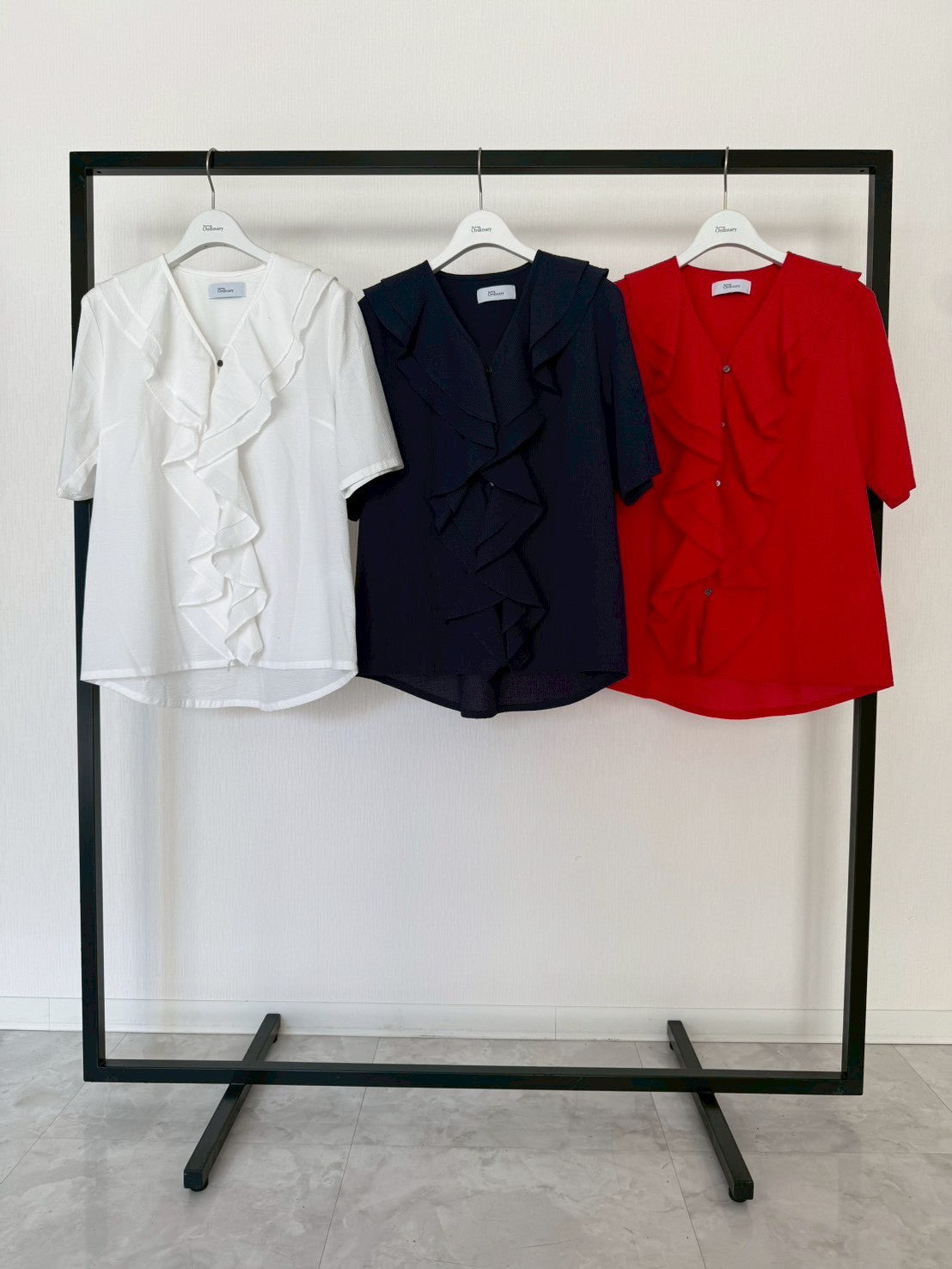 【Ordinary】ラッフルVネックブラウス/BO26-520B