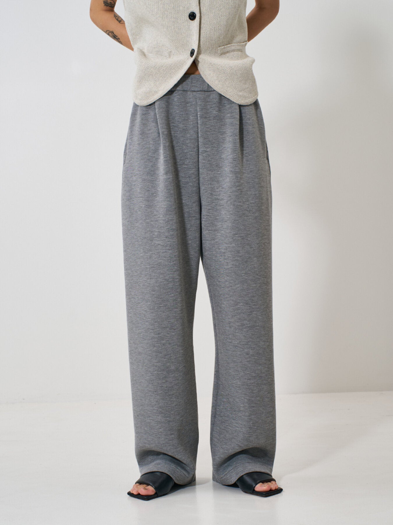 【再入荷予約】【YENN】スポンディッシュタックパンツ/Y261-31011-2