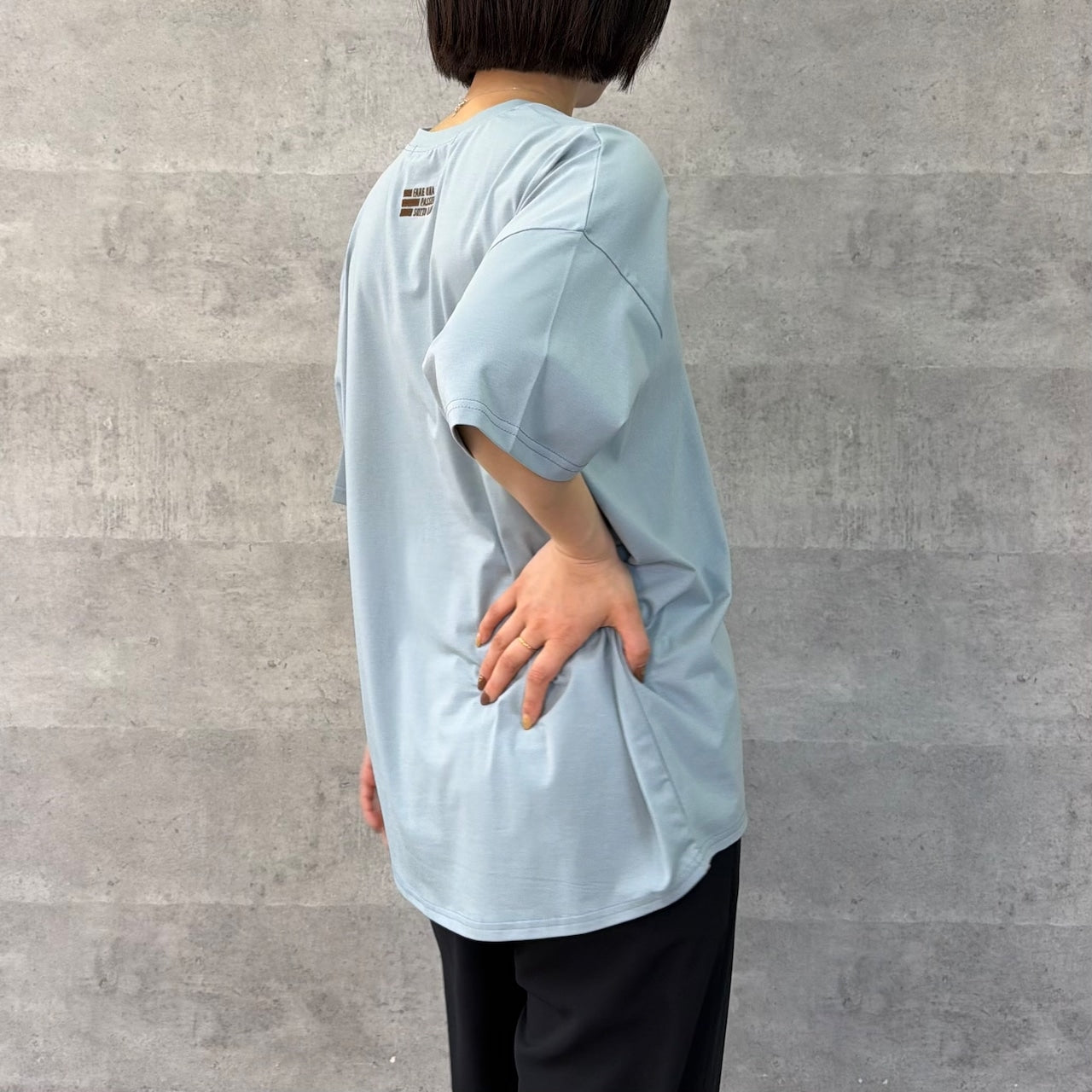 【Anna Kerry】バックネックロゴTシャツ/85261916