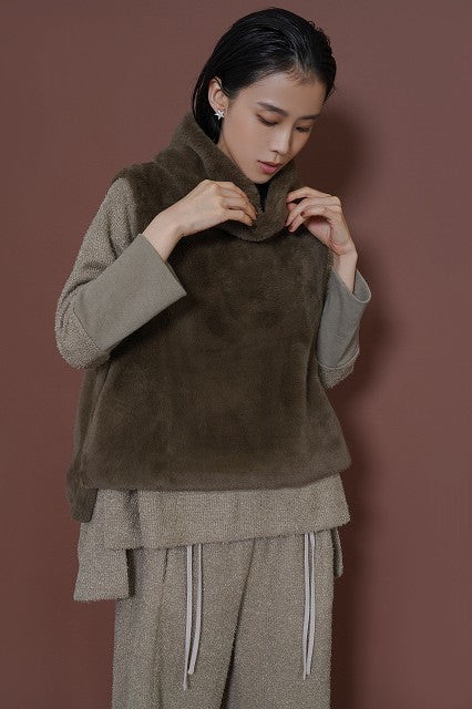 【CYAN TOKYO】バックオーバーハイネックファーベスト/507390