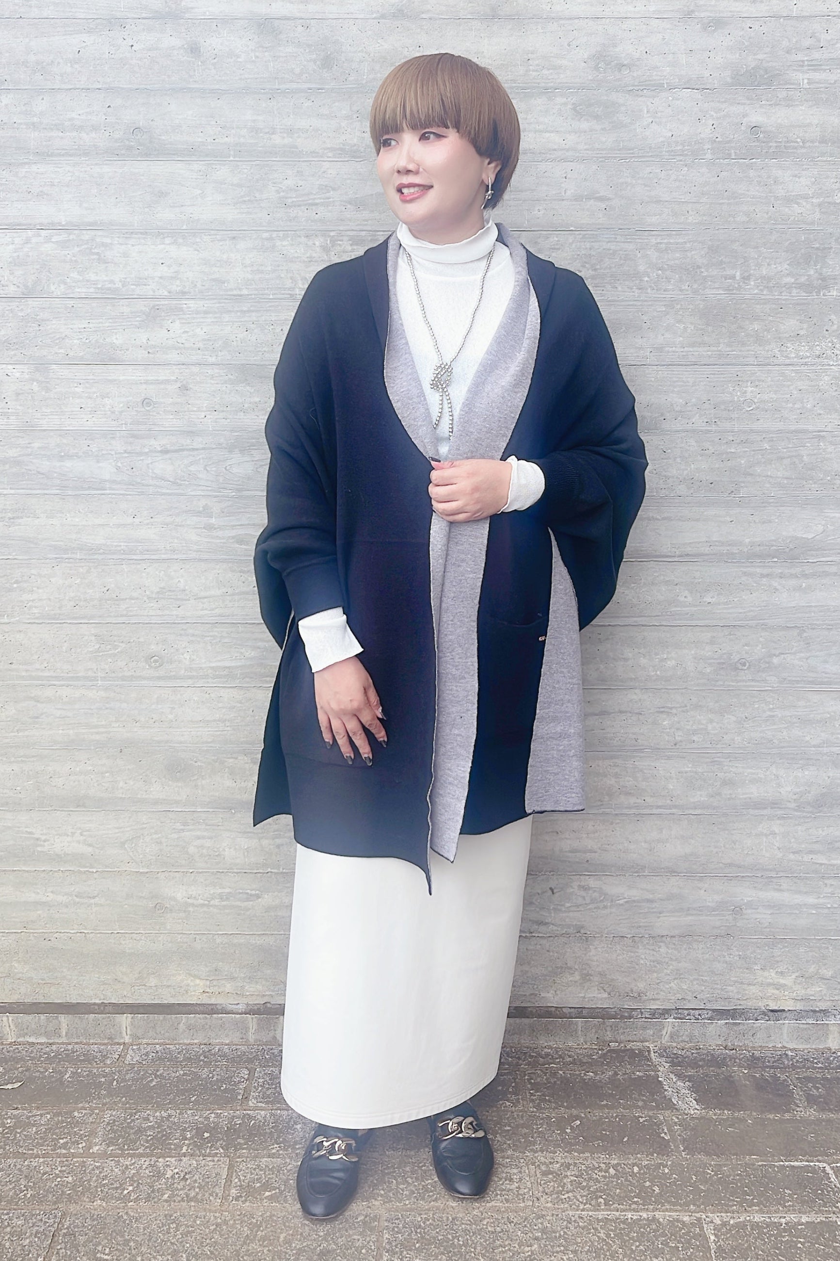 便利な2wayショールカーディガン〈ブラック×チャコールグレー〉