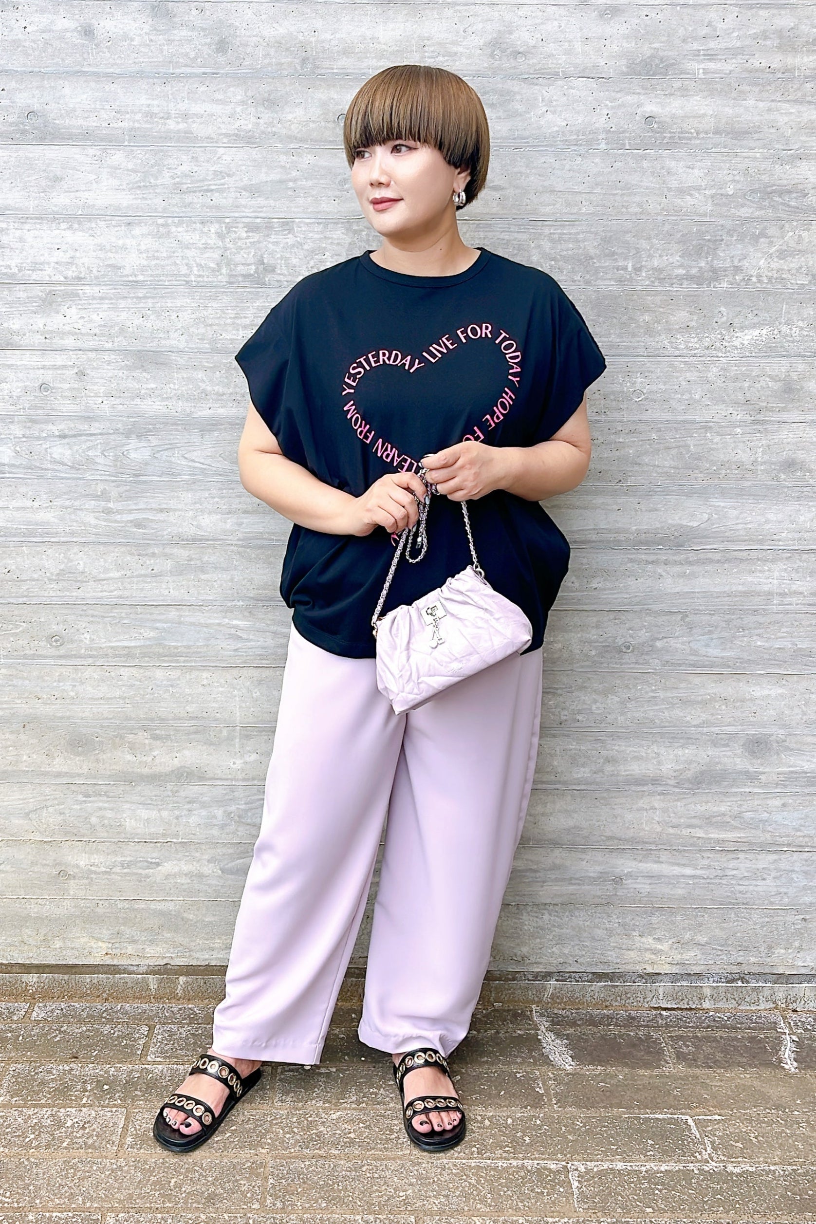 ロゴT大人の夏コーデ〈ハートタックスリーブTシャツ〉