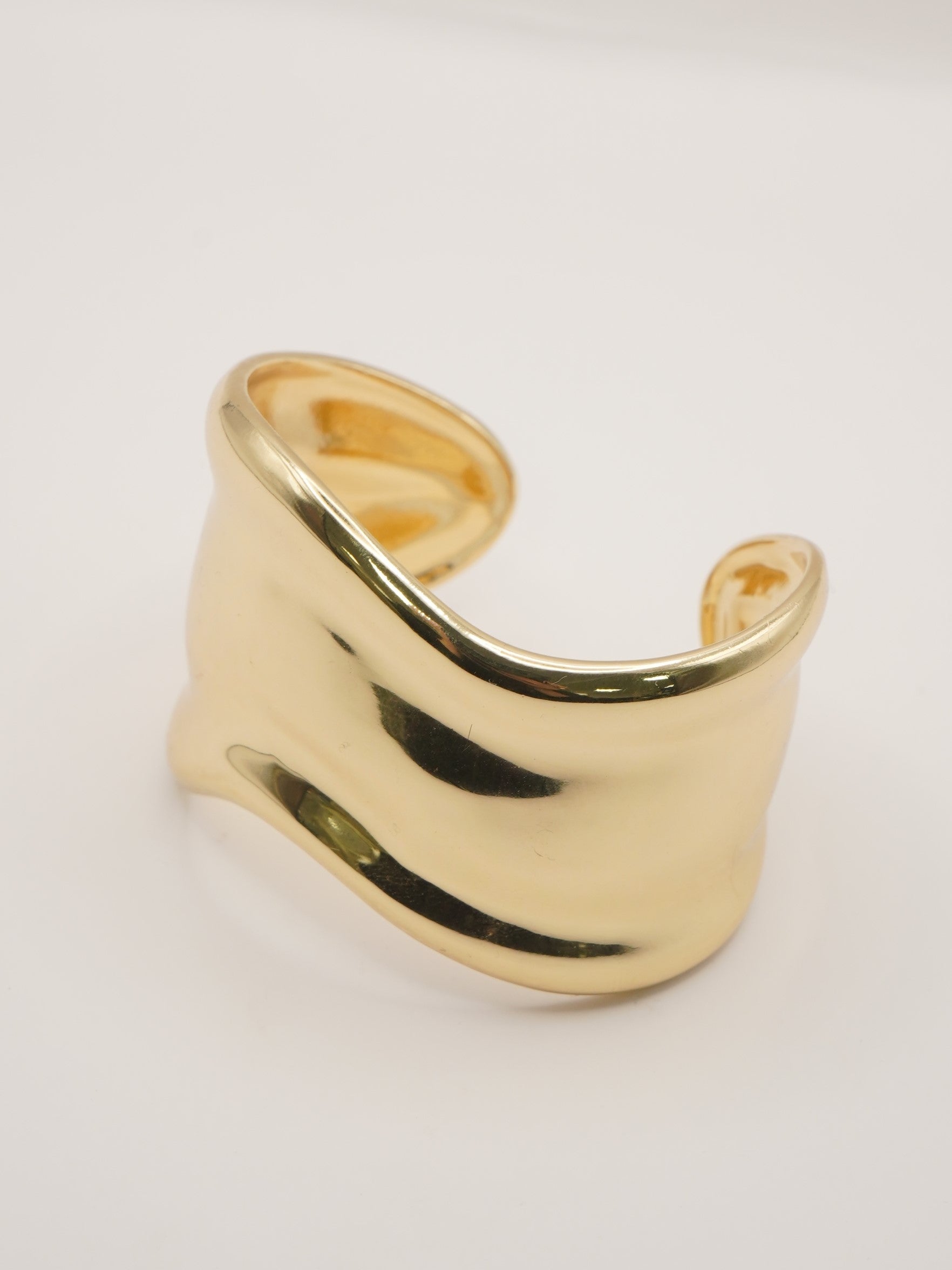 【CHIGNON】幅広ウェーブバングル/0061-125RT