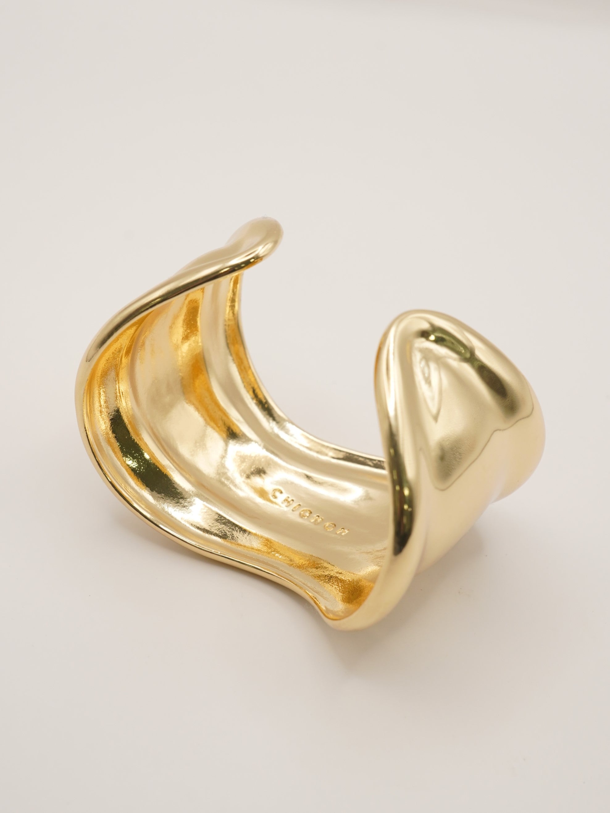 【CHIGNON】幅広ウェーブバングル/0061-125RT