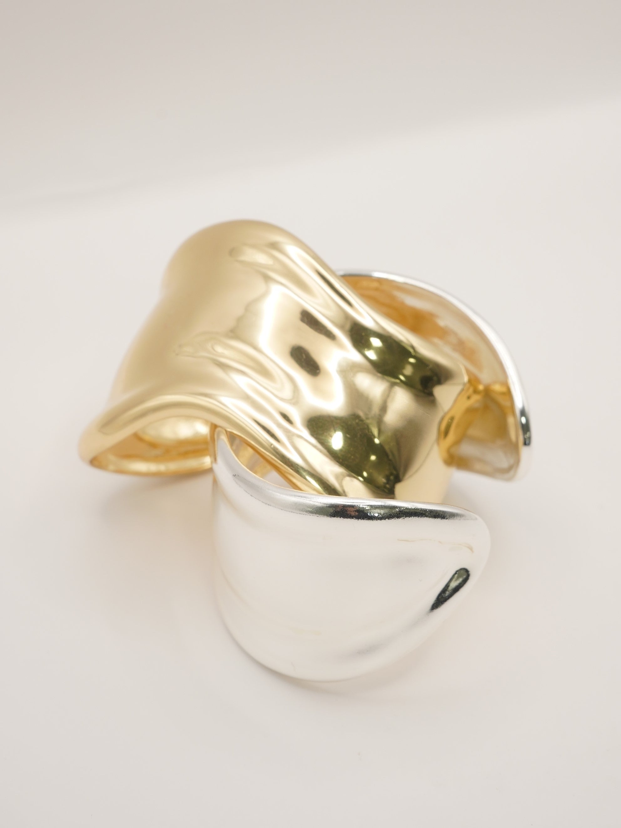 【CHIGNON】幅広ウェーブバングル/0061-125RT