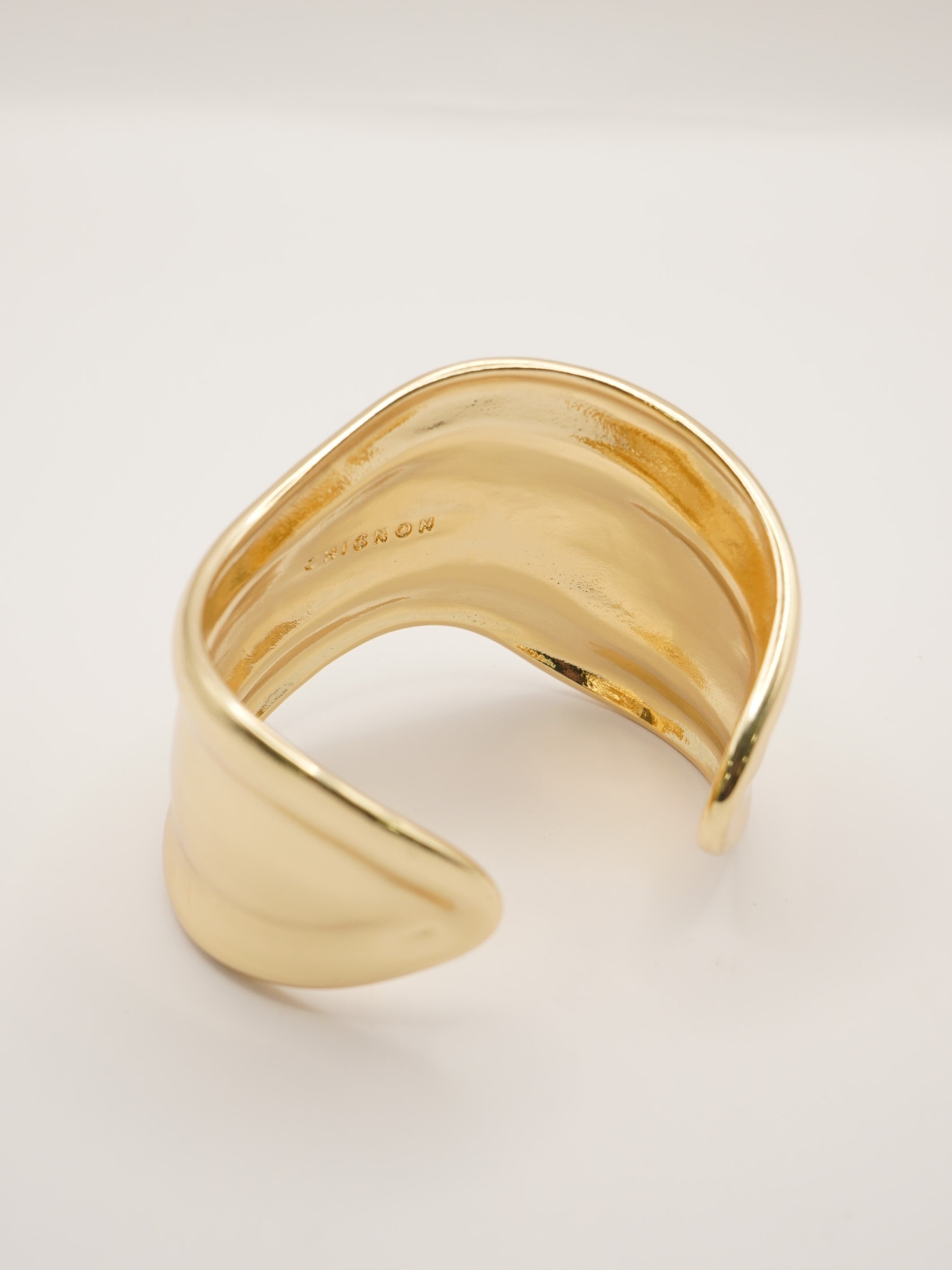 【CHIGNON】幅広ウェーブバングル/0061-125RT