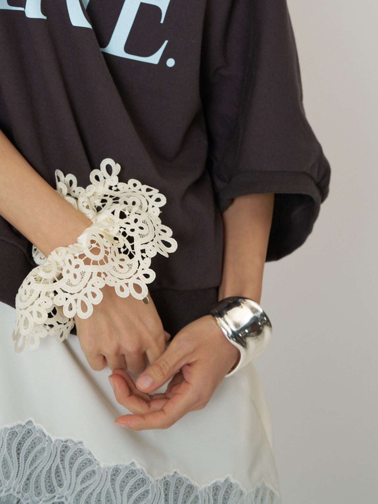 【CHIGNON】幅広ウェーブバングル/0061-125RT