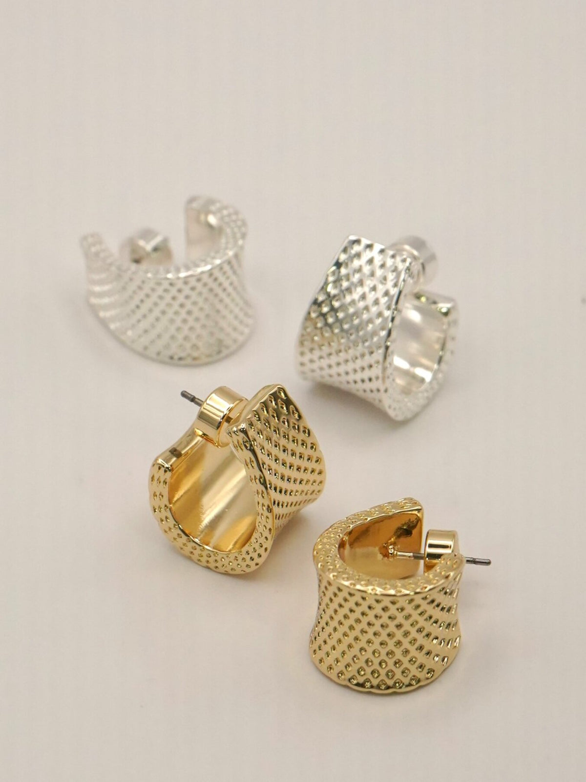 【CHIGNON】ドットワイドフープピアス/0066-776SH