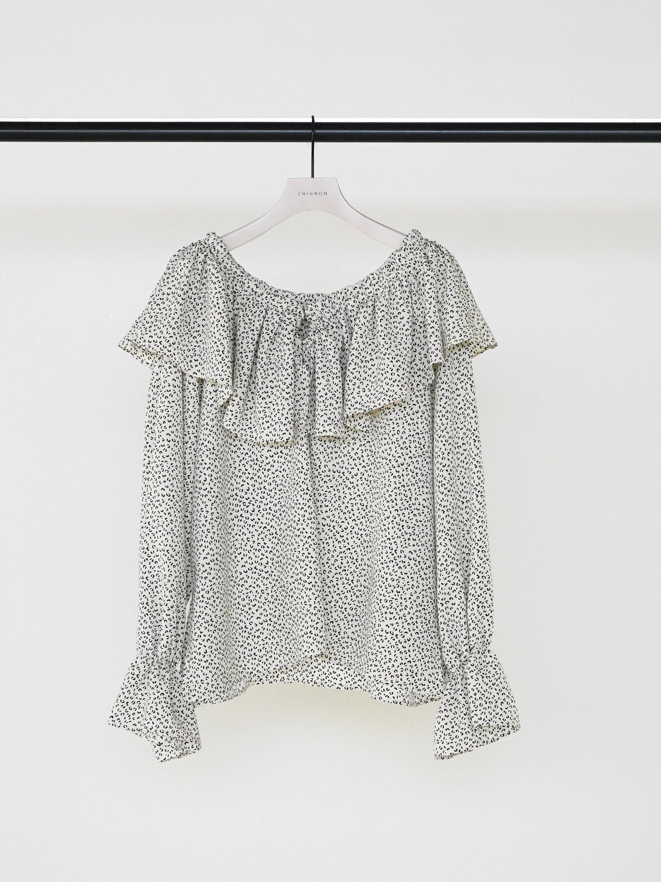 【CHIGNON】レオパドットドロストカラーブラウス/1265-380NH