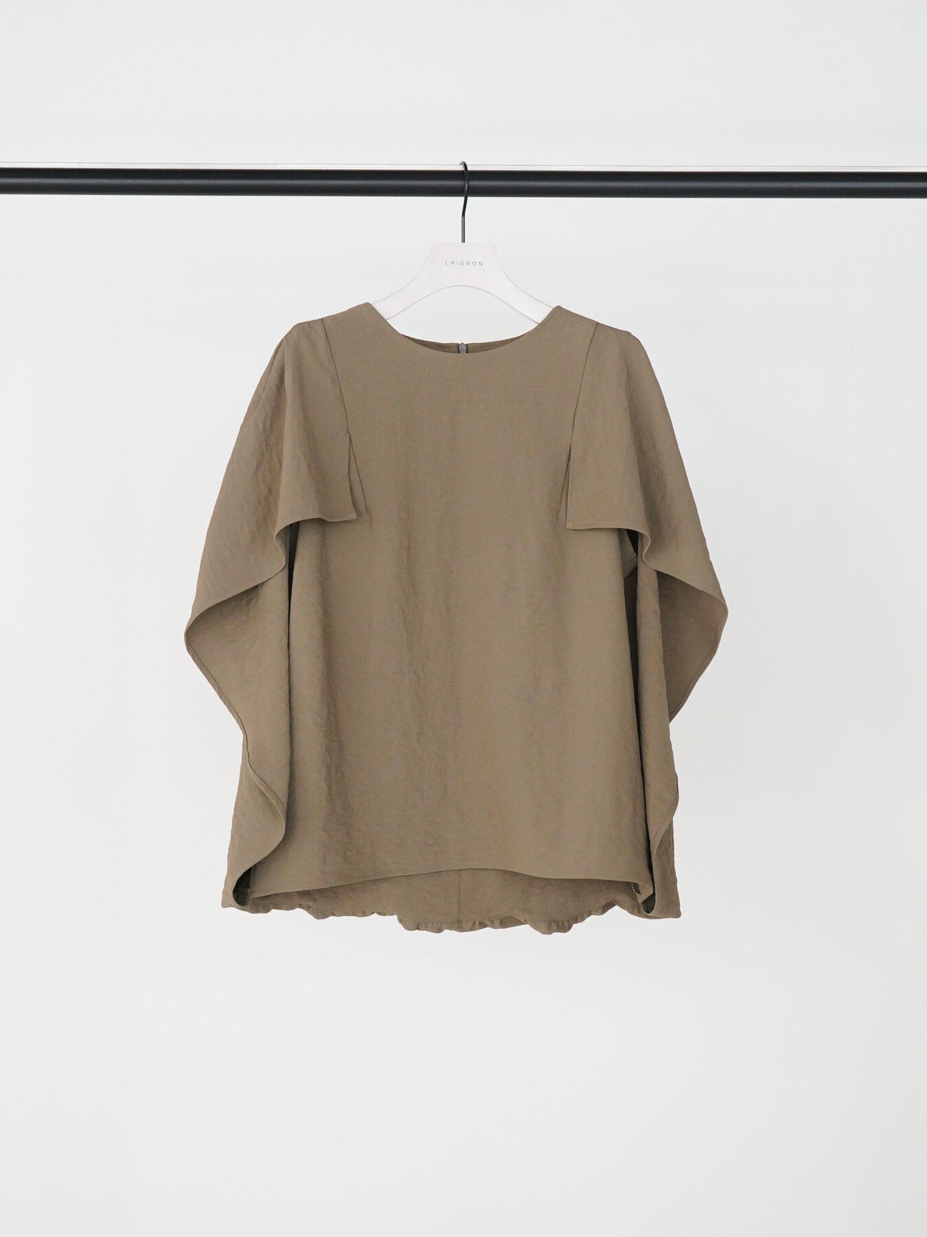【CHIGNON】ケープバルーンブラウス/1563-658BZ
