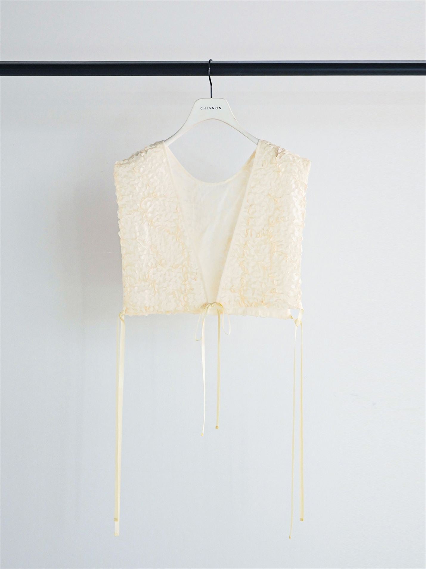 【CHIGNON】フリルエンブロミニベスト/1961-049BZ