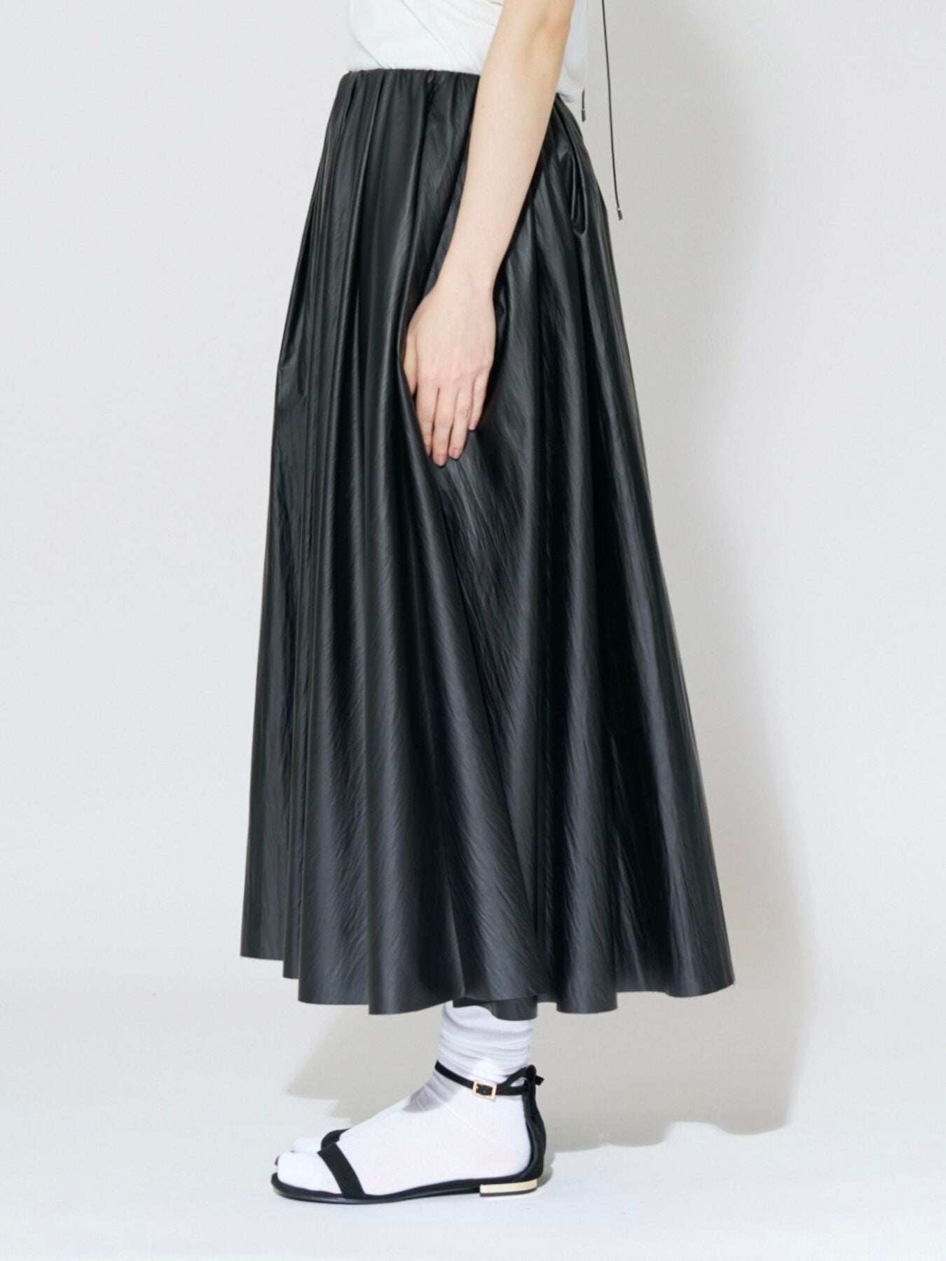【CHIGNON】フェイクレザータックスカート/2764-038KK