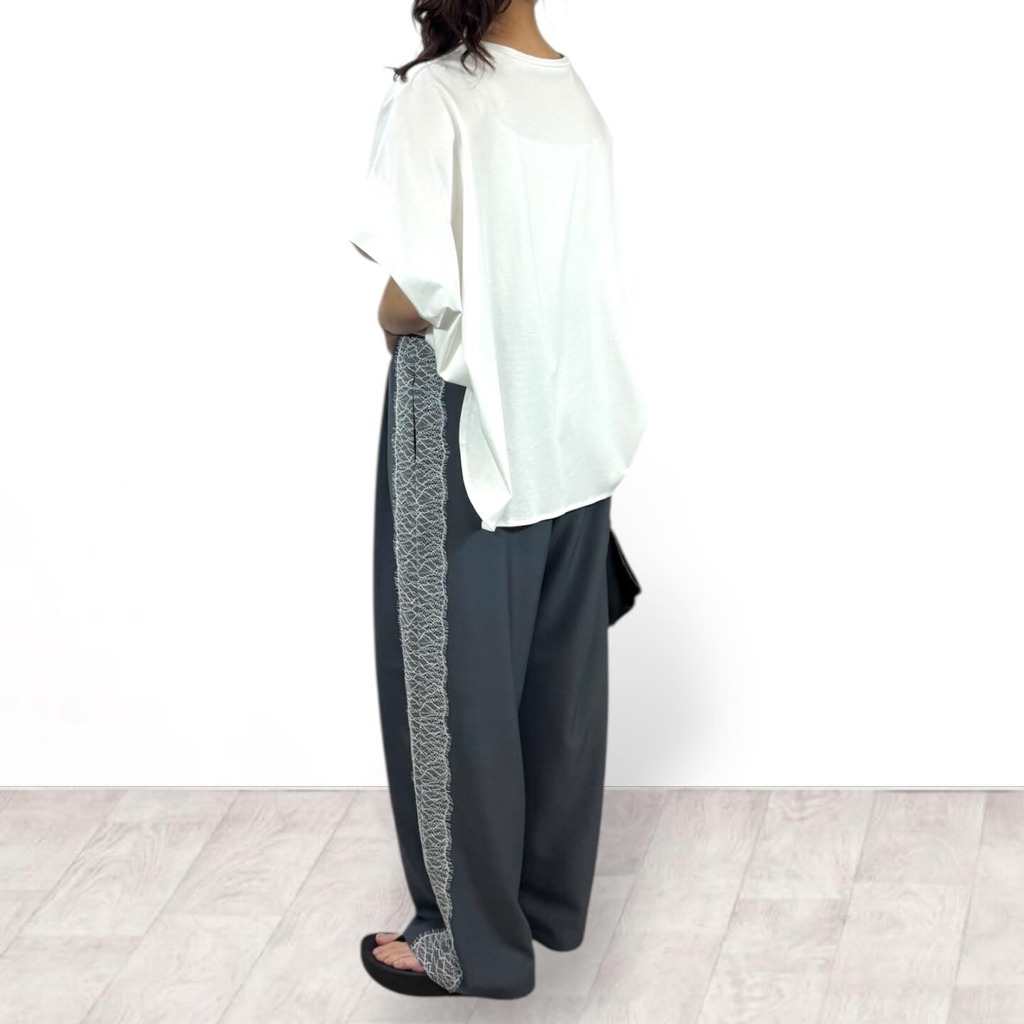 【再入荷予約】【QTUME】サマートロ×リバーレースラインタックパンツ/612-26073