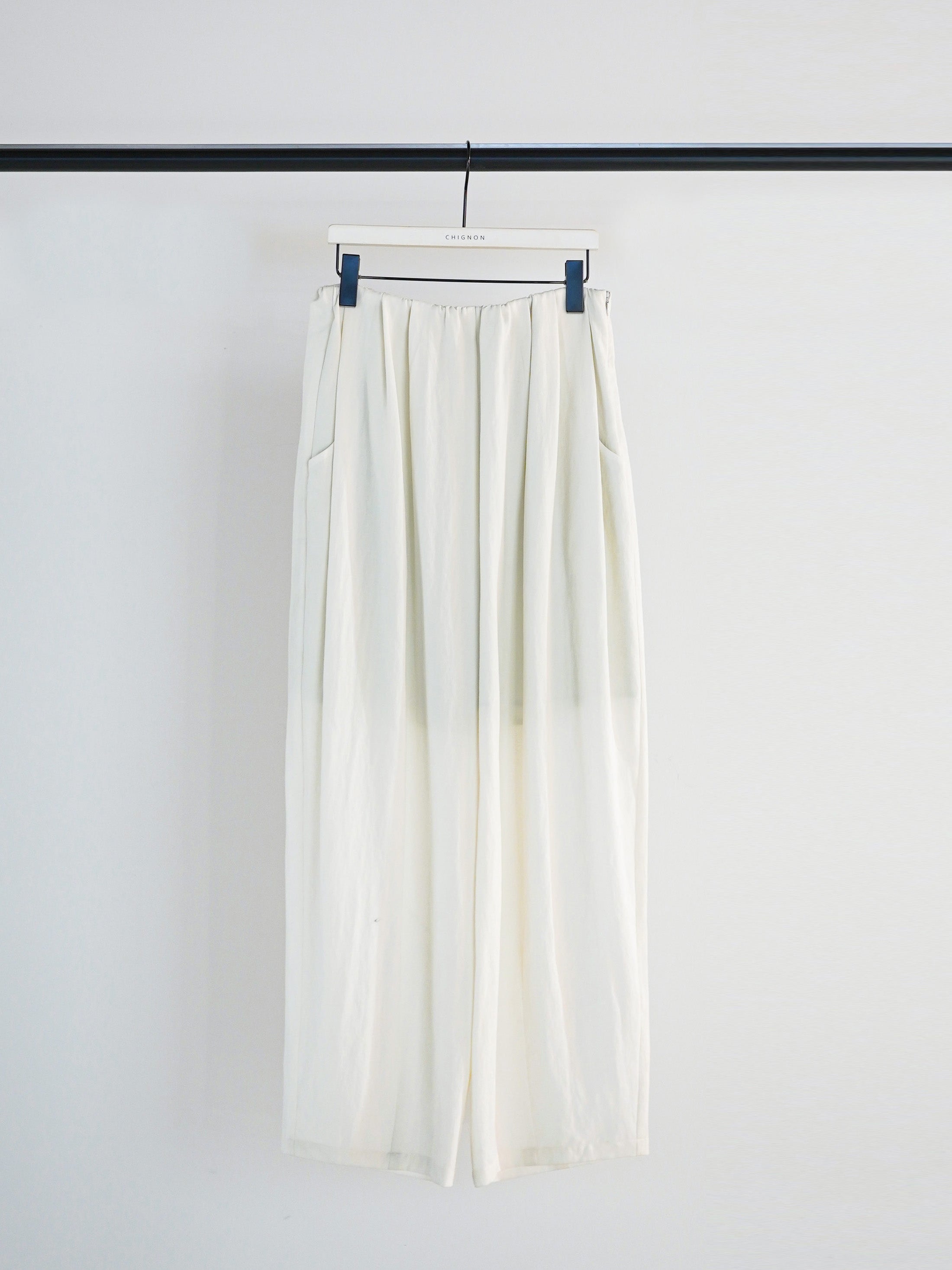 【CHIGNON】フロントタックカーヴィーパンツ/3261-026MK