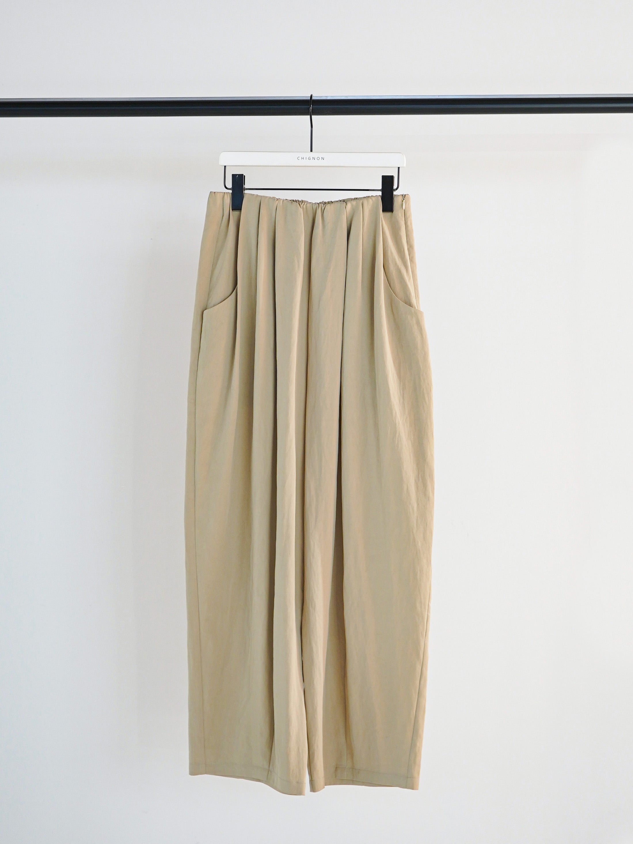 【CHIGNON】フロントタックカーヴィーパンツ/3261-026MK