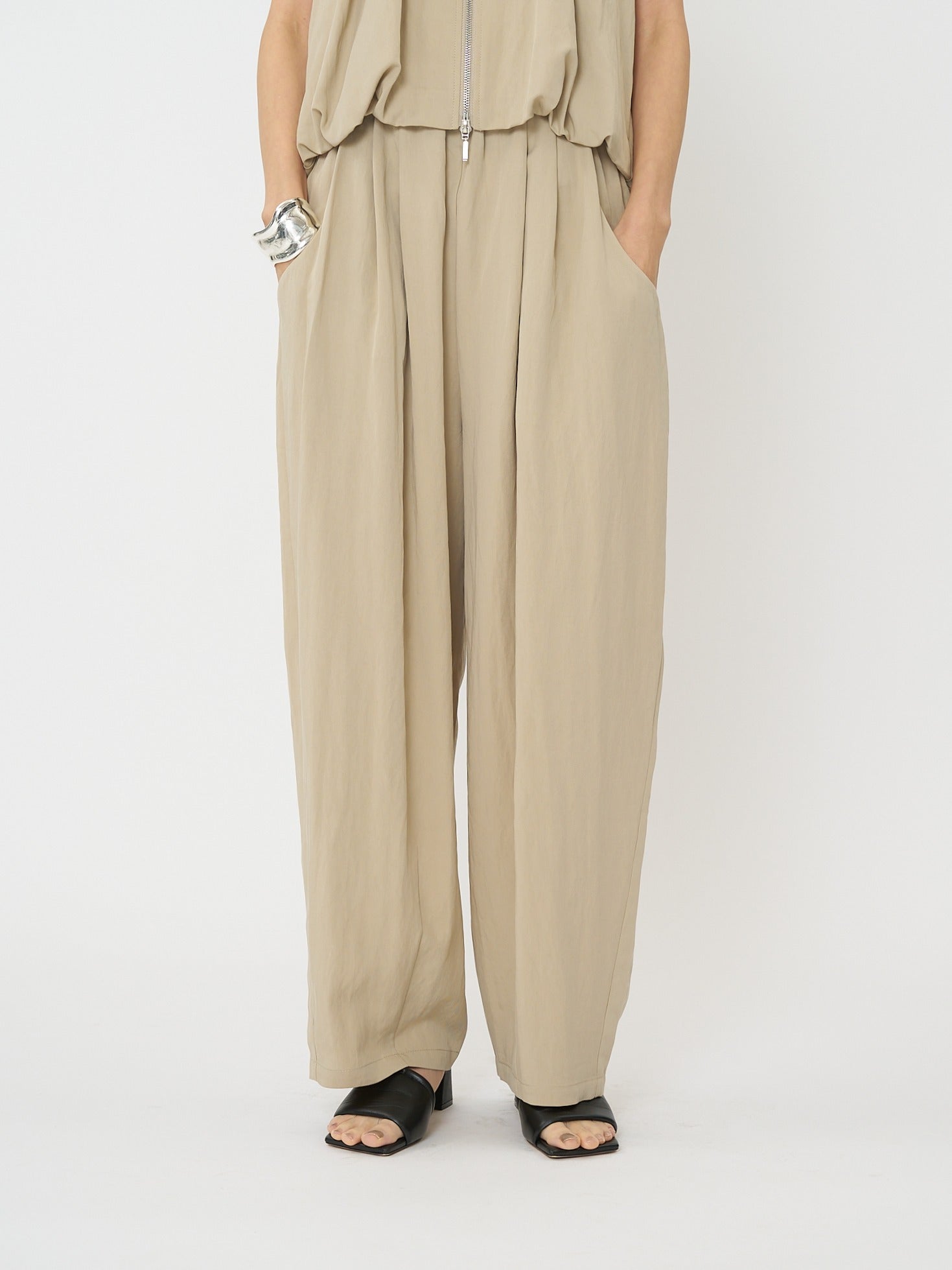 【CHIGNON】フロントタックカーヴィーパンツ/3261-026MK