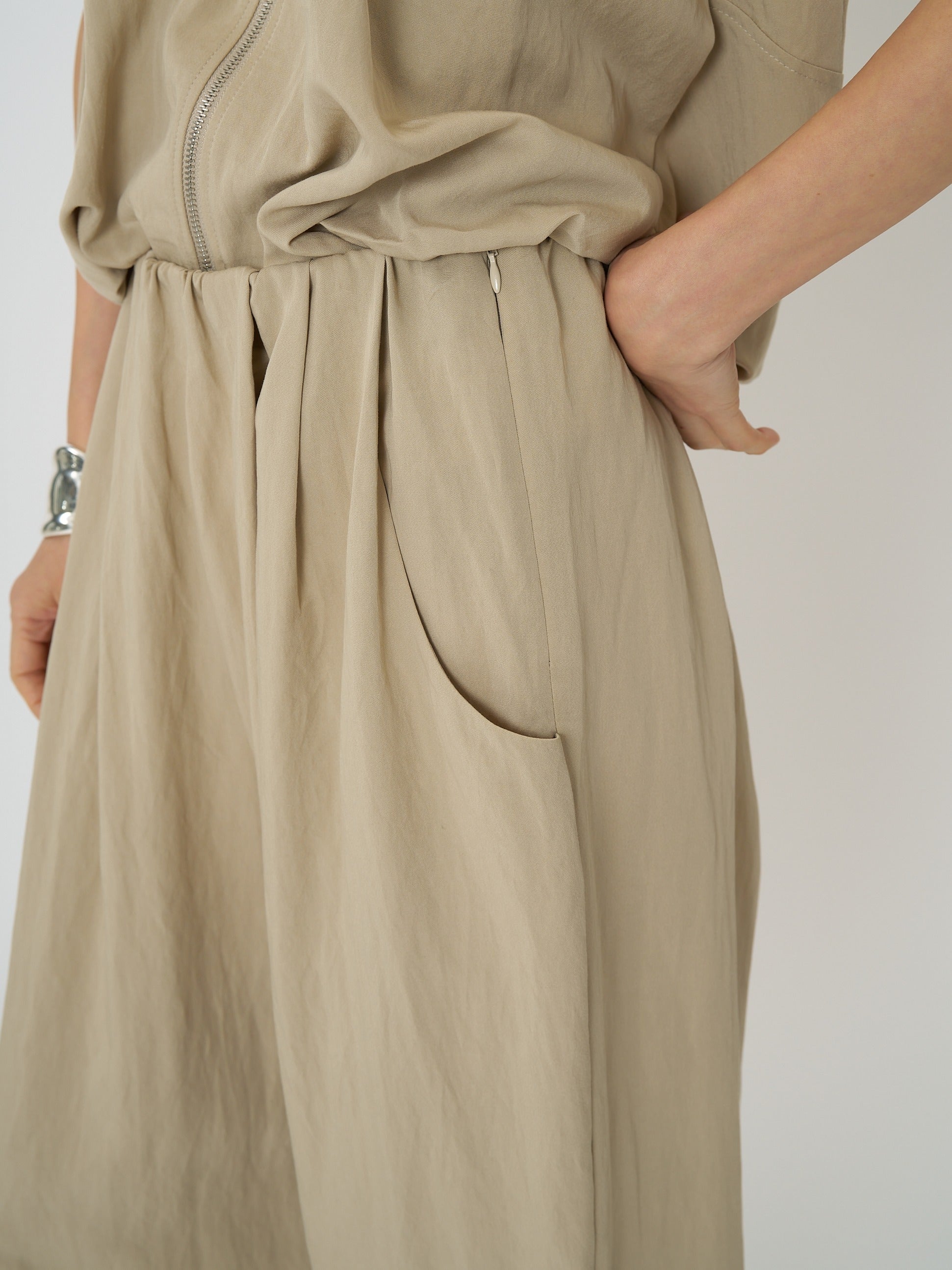 【CHIGNON】フロントタックカーヴィーパンツ/3261-026MK