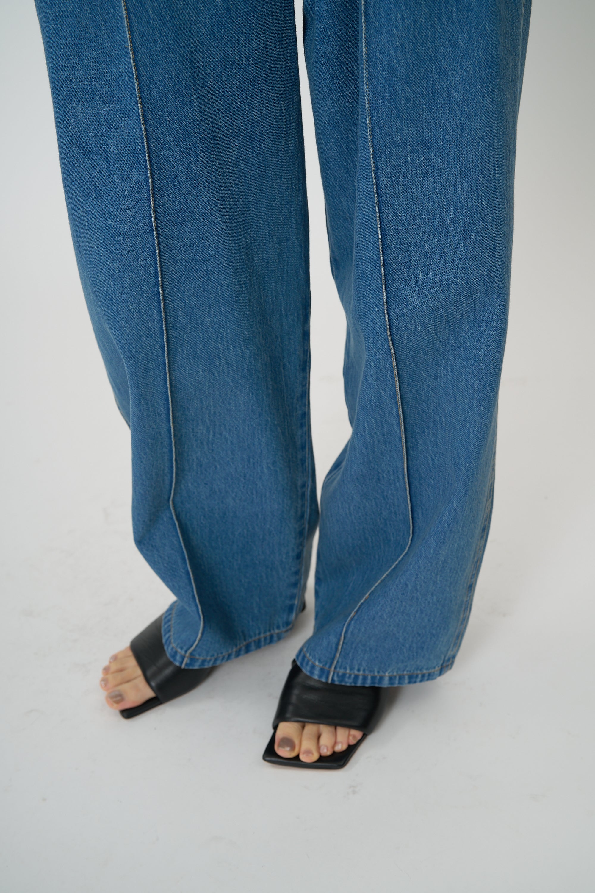 【CHIGNON】センターステッチデニムパンツ/3861-042BT