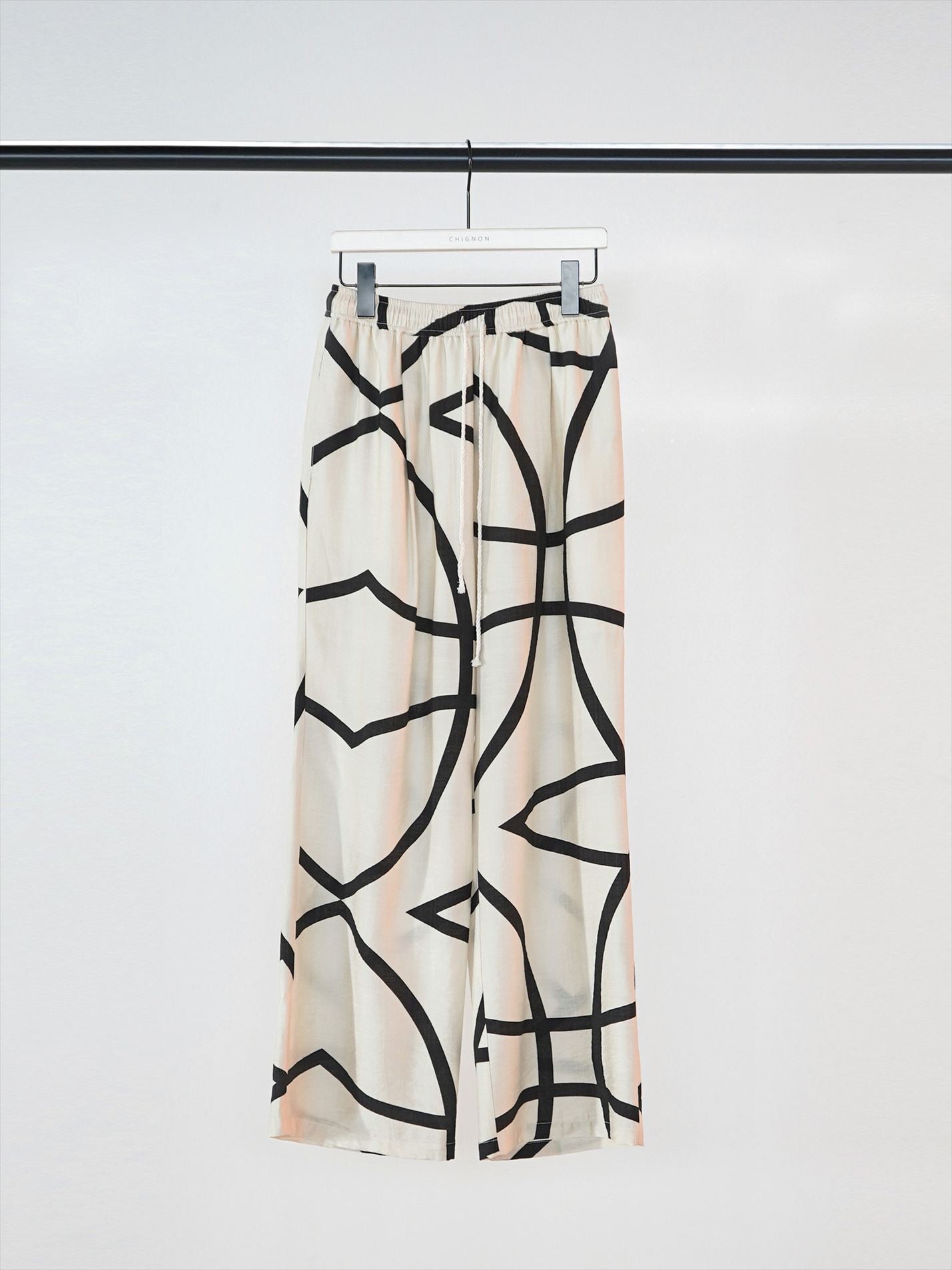 【CHIGNON】 ラインプリントイージーパンツ/3961-018KK